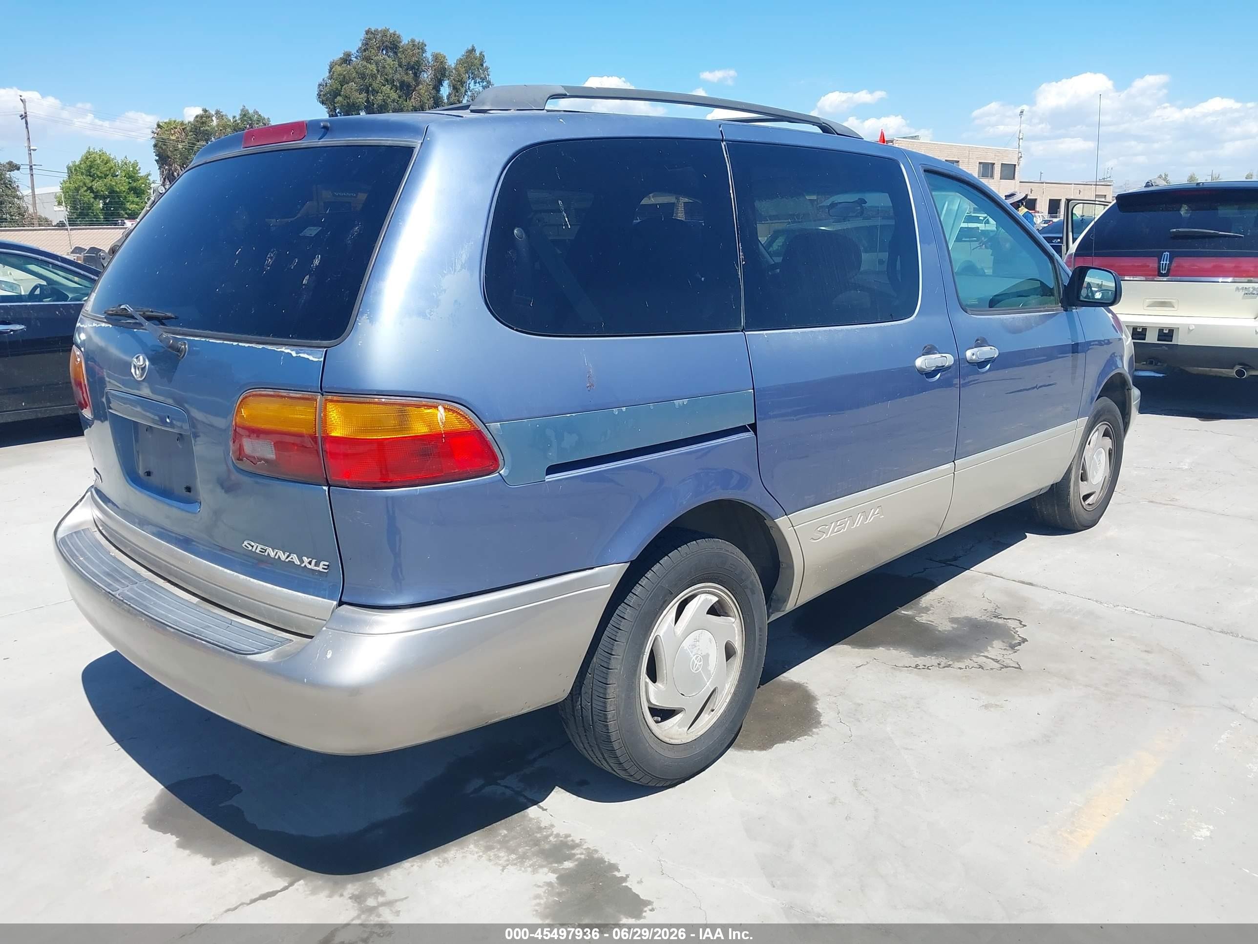 1999 Toyota Sienna Xle Blue vin: 4T3ZF13C1XU108585