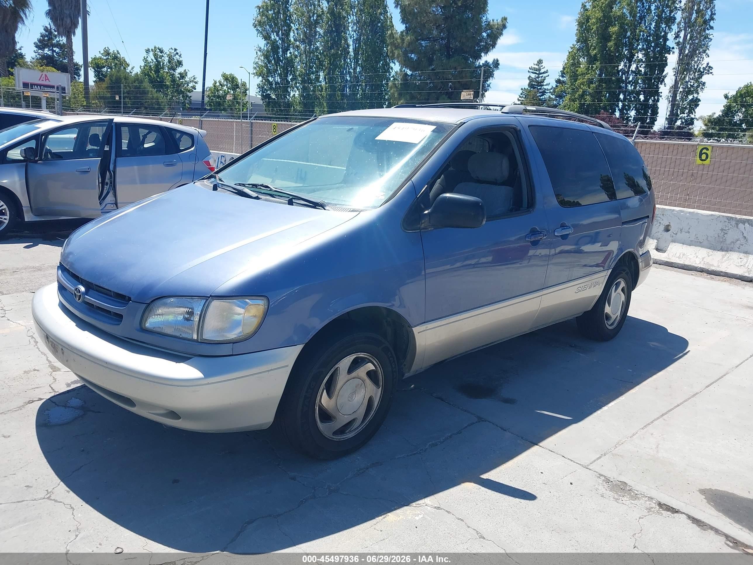 1999 Toyota Sienna Xle Blue vin: 4T3ZF13C1XU108585