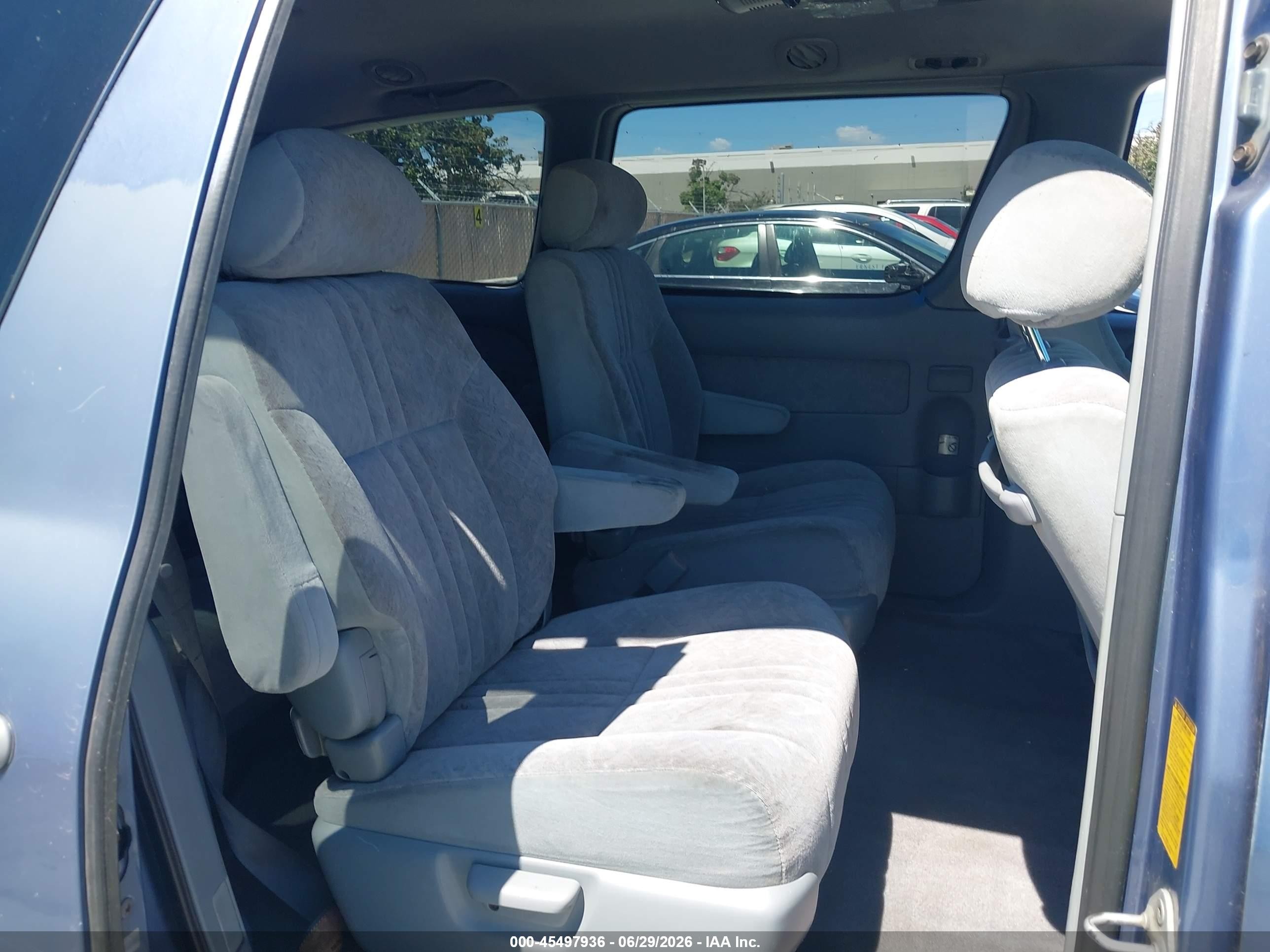 1999 Toyota Sienna Xle Blue vin: 4T3ZF13C1XU108585