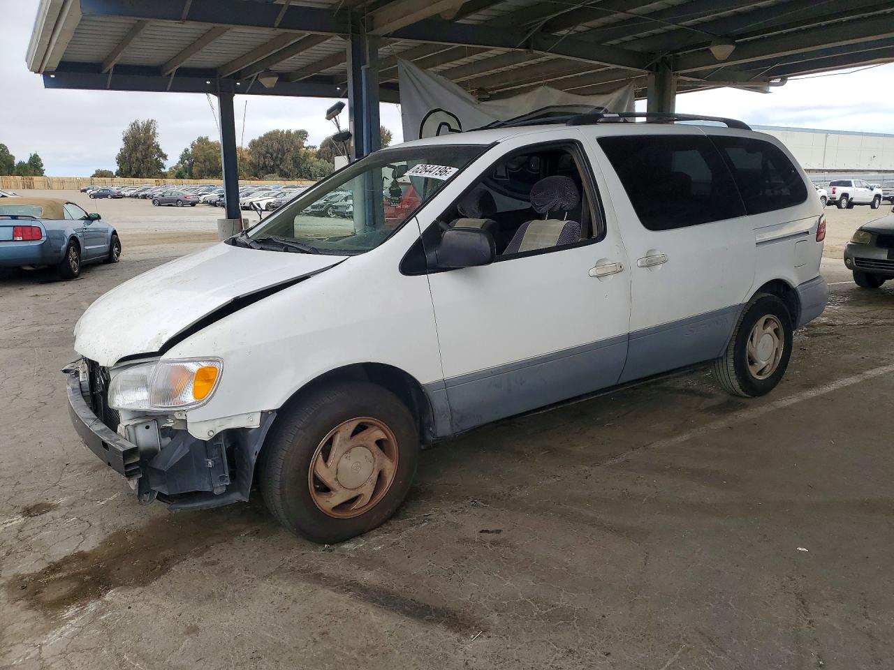 4T3ZF13C1XU148746