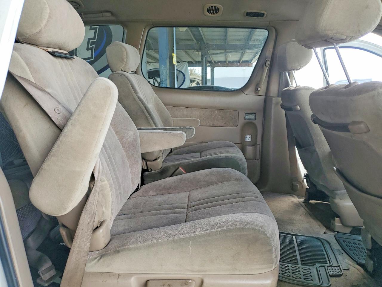 1999 Toyota Sienna Le White vin: 4T3ZF13C1XU148746