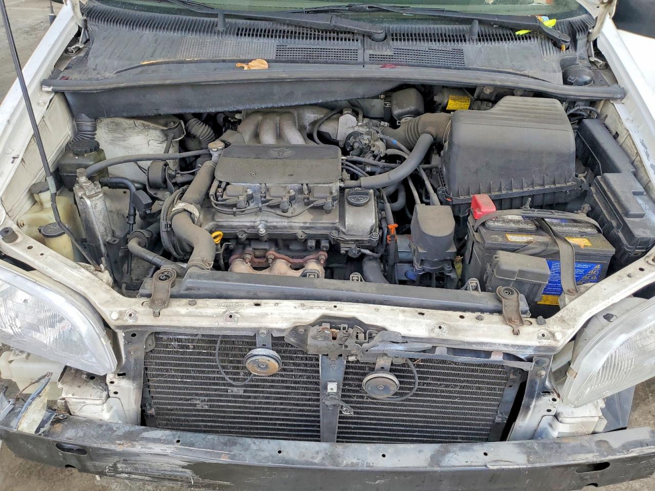 1999 Toyota Sienna Le White vin: 4T3ZF13C1XU148746