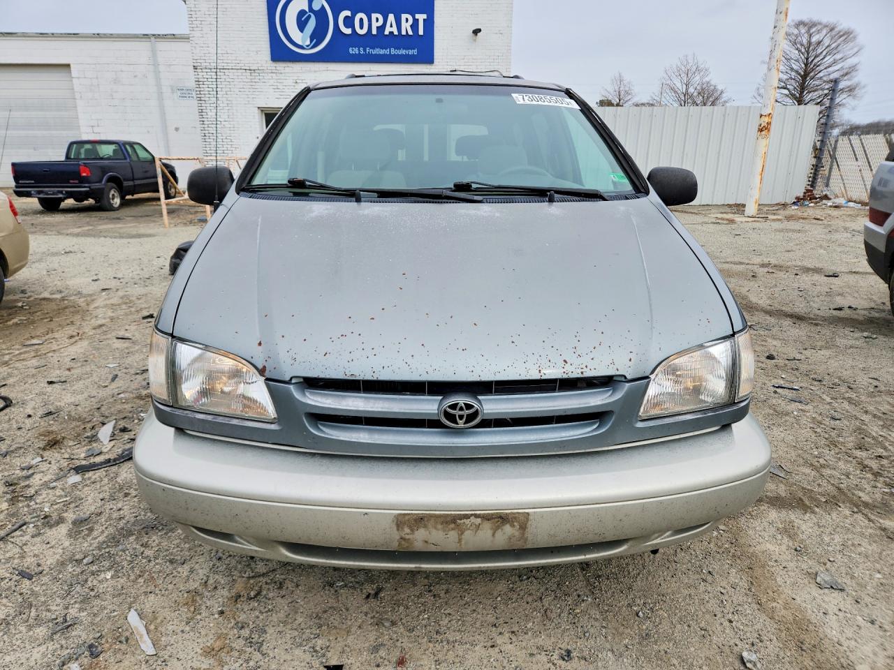 2000 Toyota Sienna Le Turquoise vin: 4T3ZF13C1YU220272