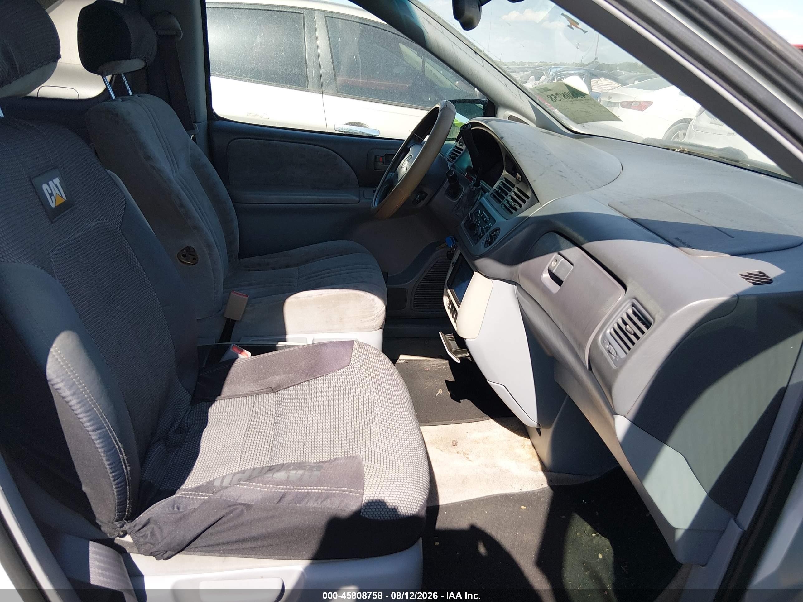 2001 Toyota Sienna Le White vin: 4T3ZF13C21U379761