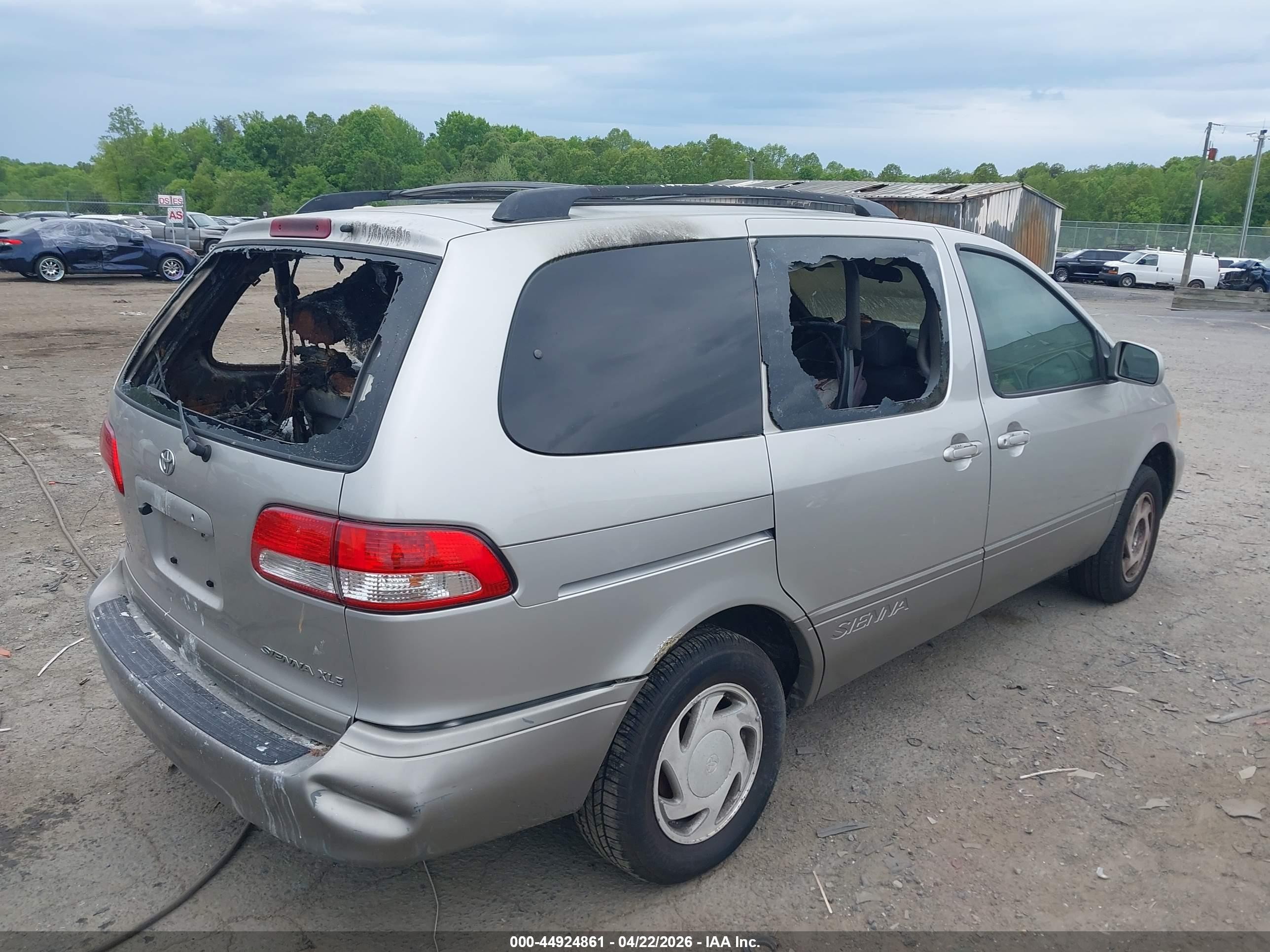 2001 Toyota Sienna Xle Бежевый vin: 4T3ZF13C21U408787