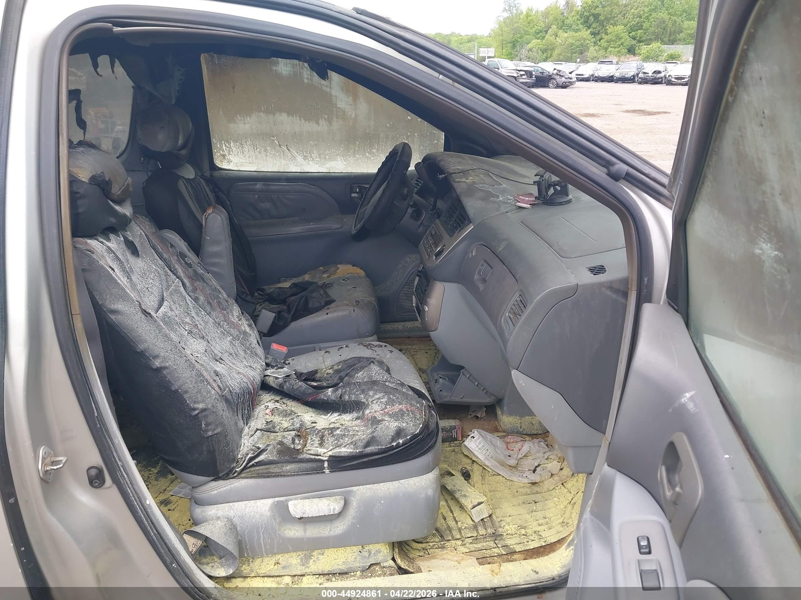 2001 Toyota Sienna Xle Бежевый vin: 4T3ZF13C21U408787