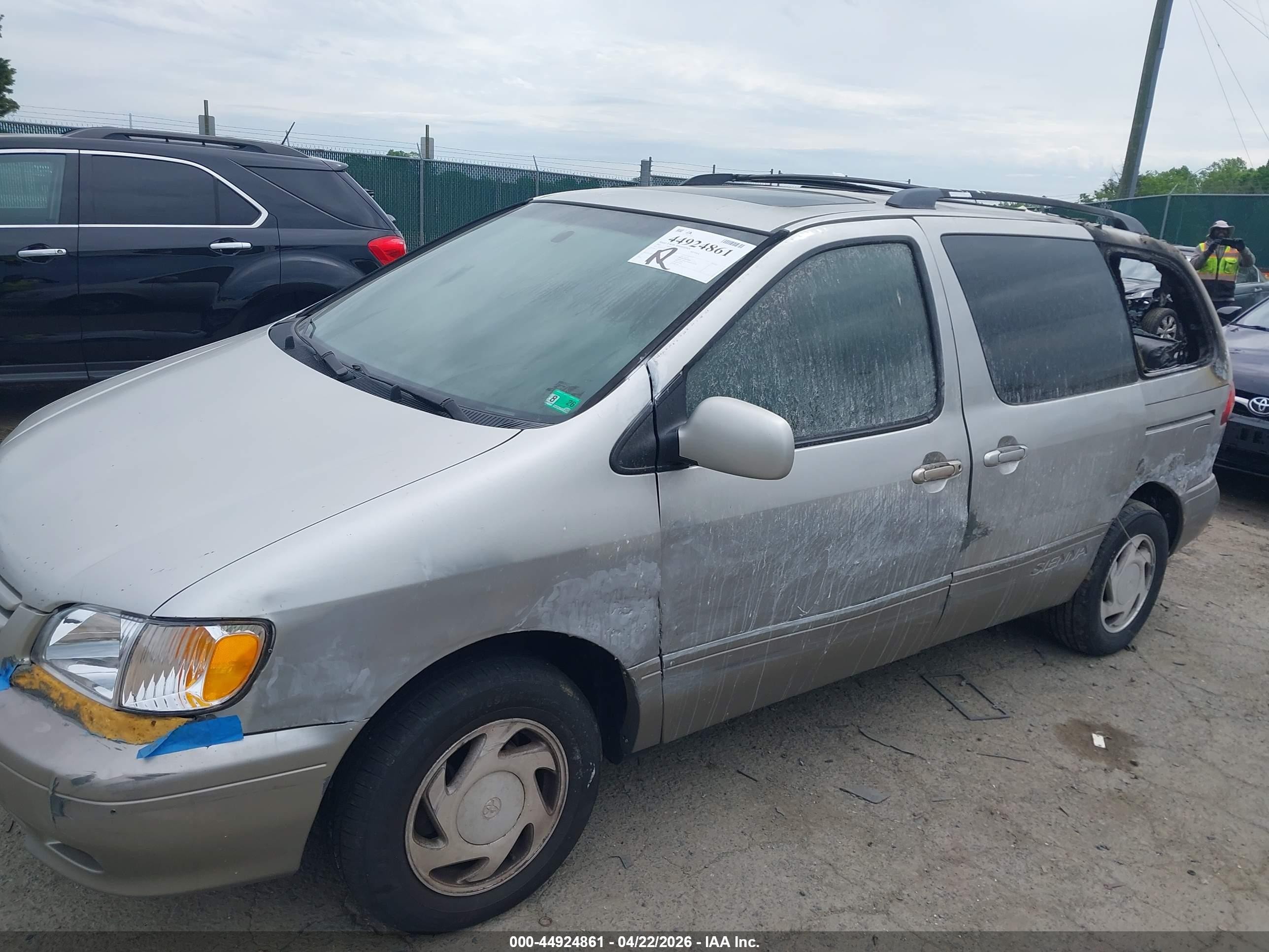 2001 Toyota Sienna Xle Бежевый vin: 4T3ZF13C21U408787