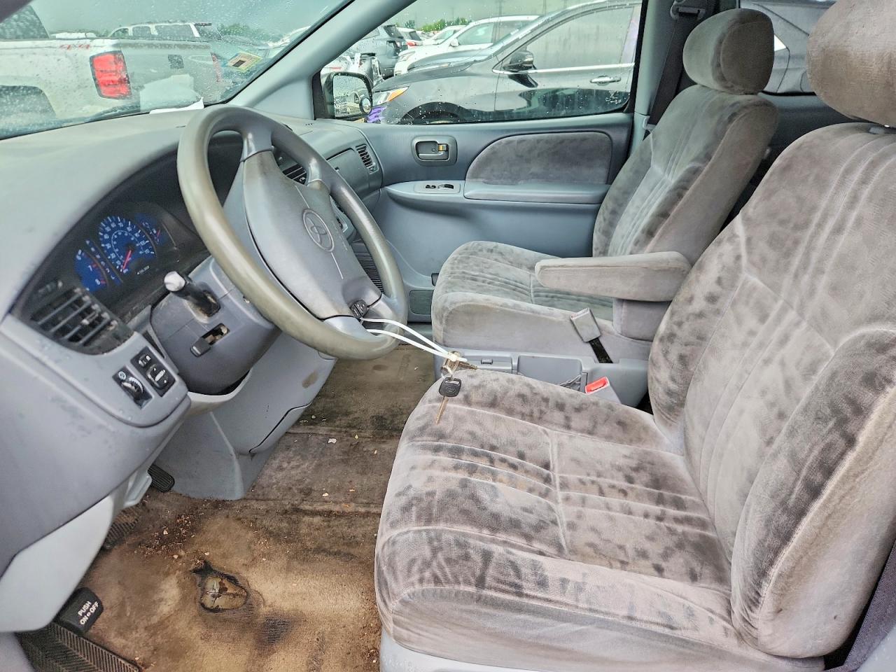 2001 Toyota Sienna Le Зеленый vin: 4T3ZF13C21U412595