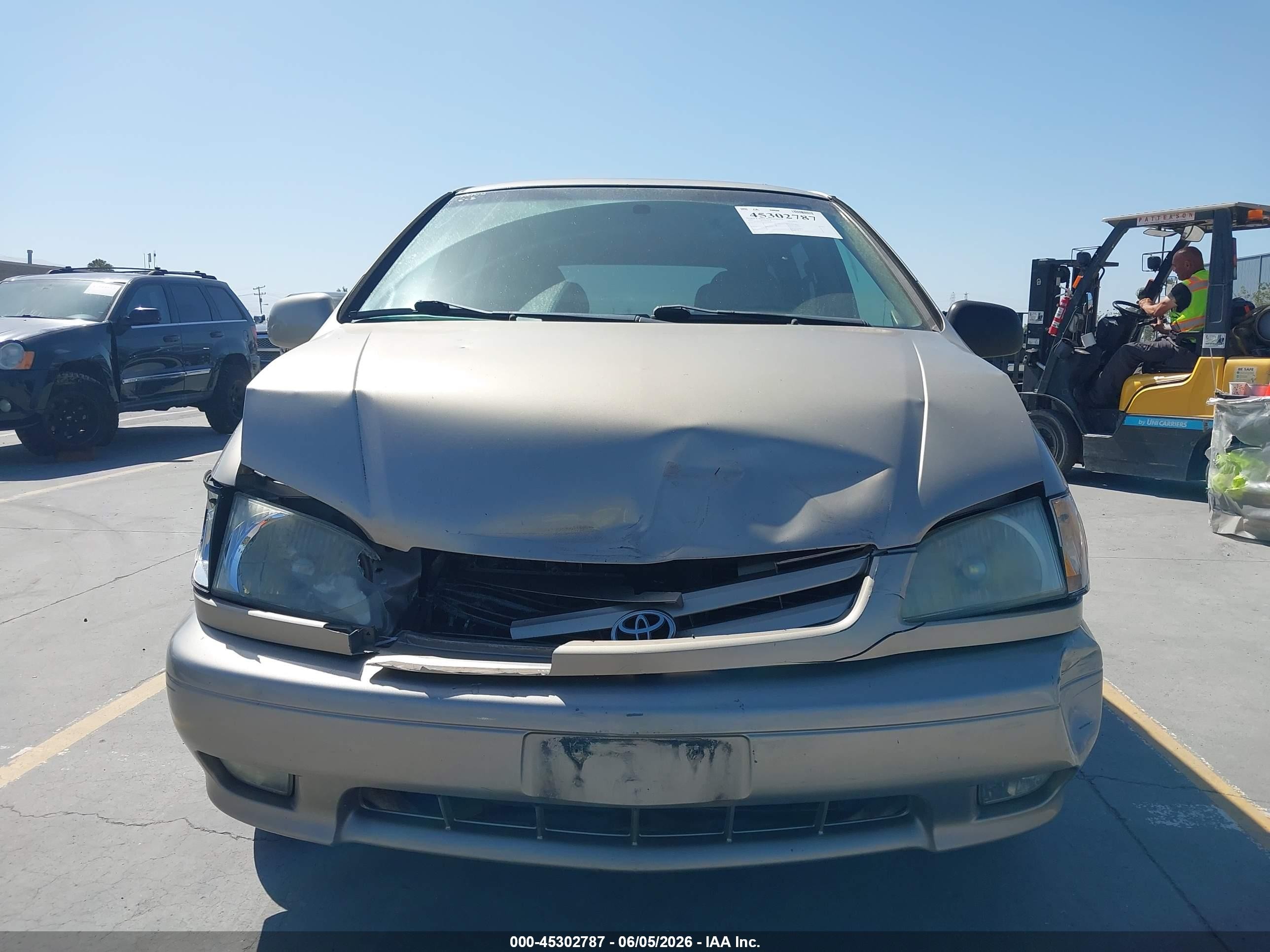 2002 Toyota Sienna Xle Gold vin: 4T3ZF13C22U438700