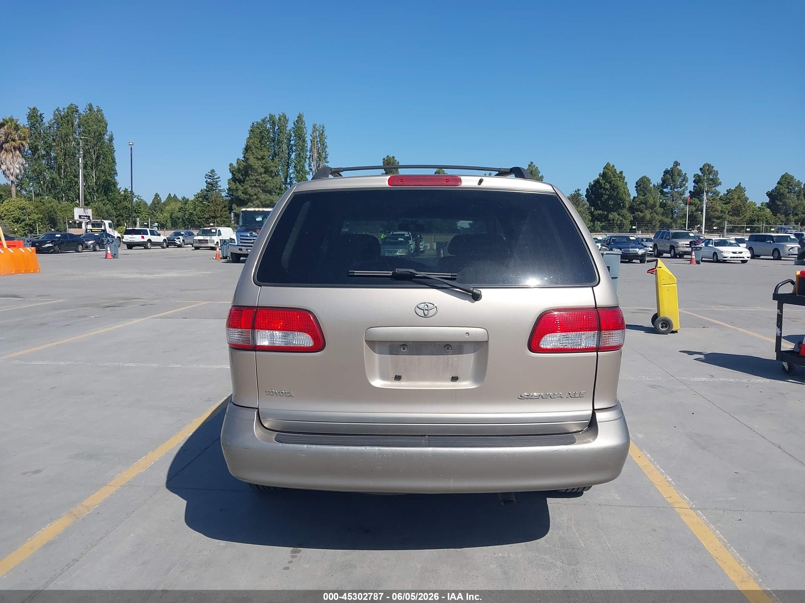 2002 Toyota Sienna Xle Gold vin: 4T3ZF13C22U438700