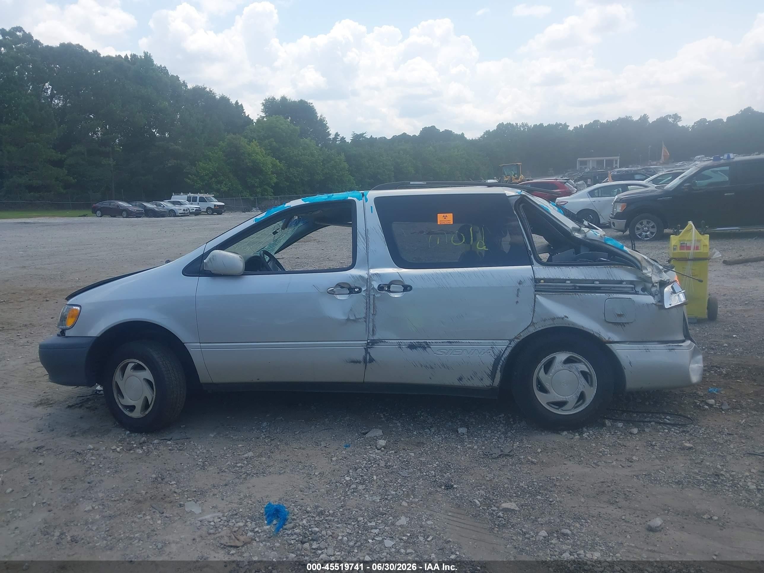 2002 Toyota Sienna Le Gray vin: 4T3ZF13C22U447798