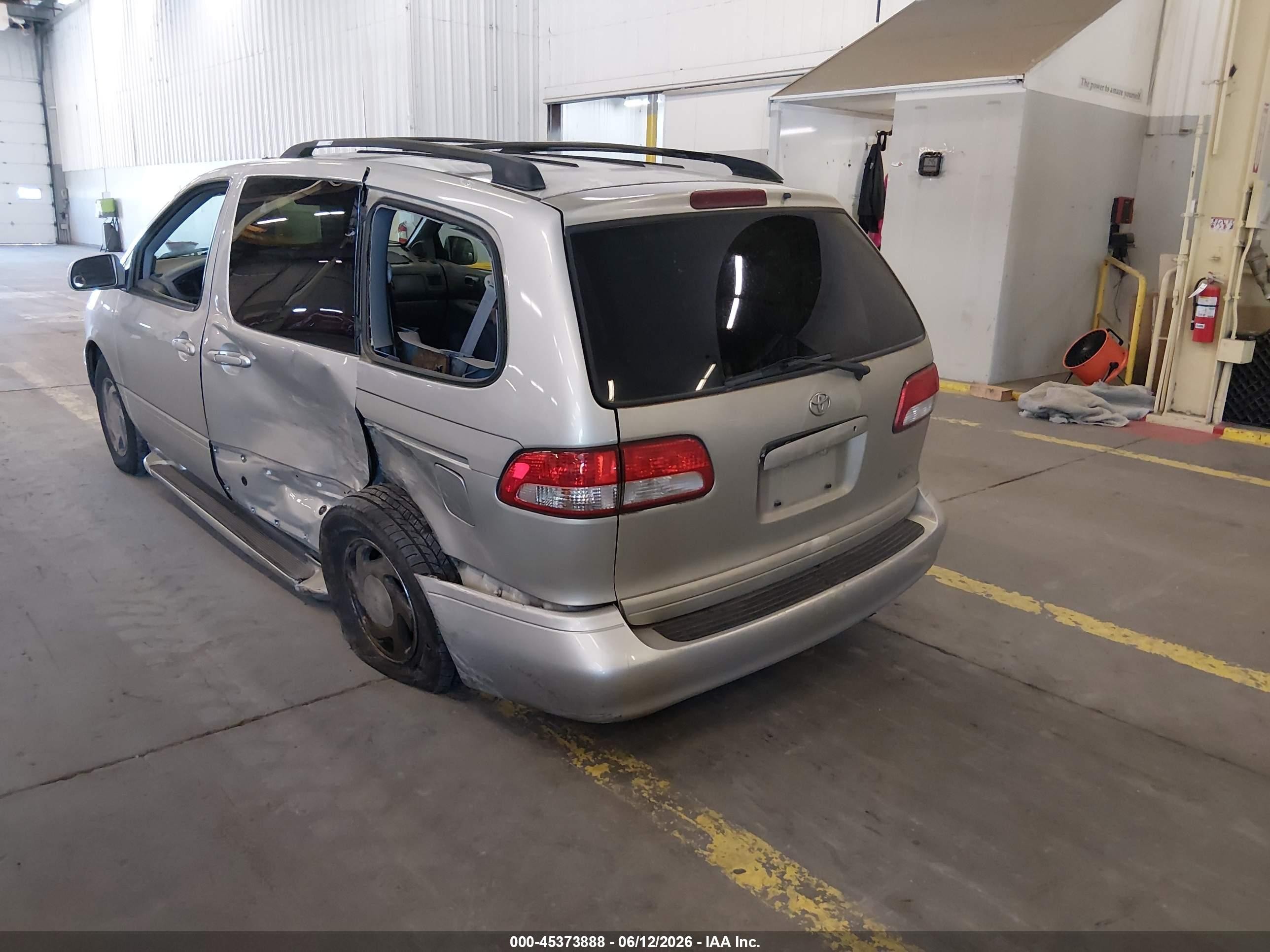 2002 Toyota Sienna Le Gray vin: 4T3ZF13C22U475522