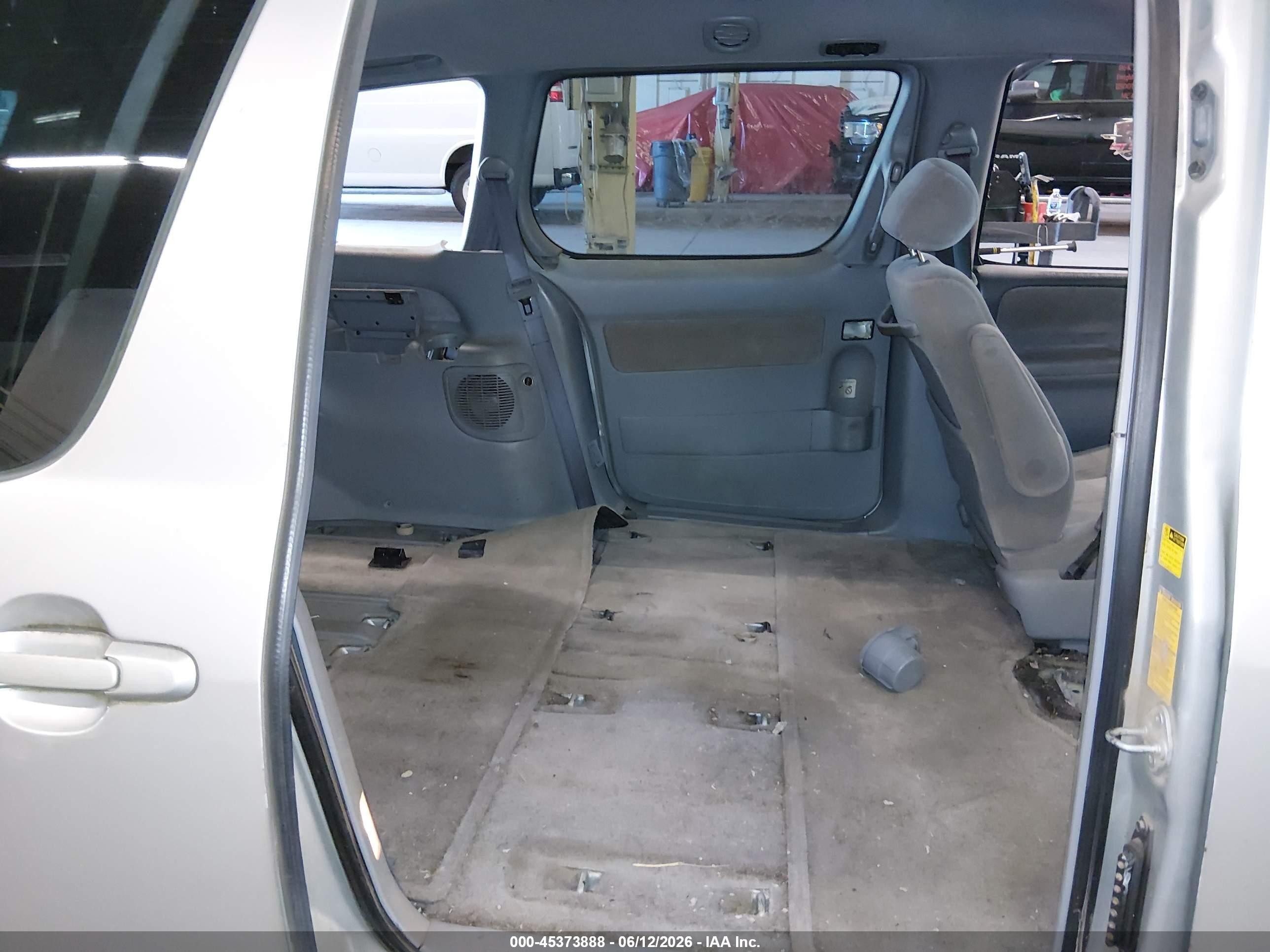 2002 Toyota Sienna Le Gray vin: 4T3ZF13C22U475522