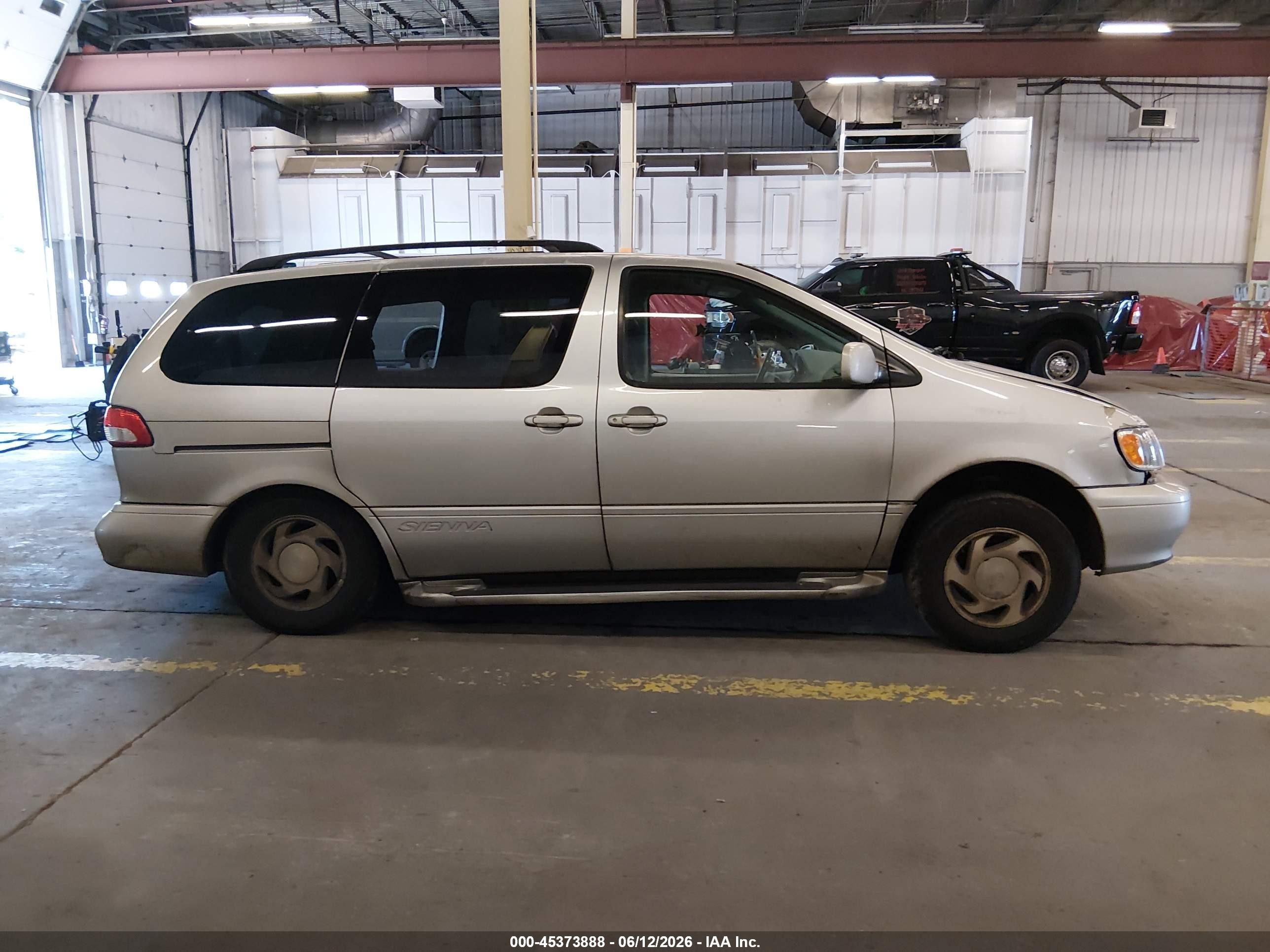 2002 Toyota Sienna Le Gray vin: 4T3ZF13C22U475522
