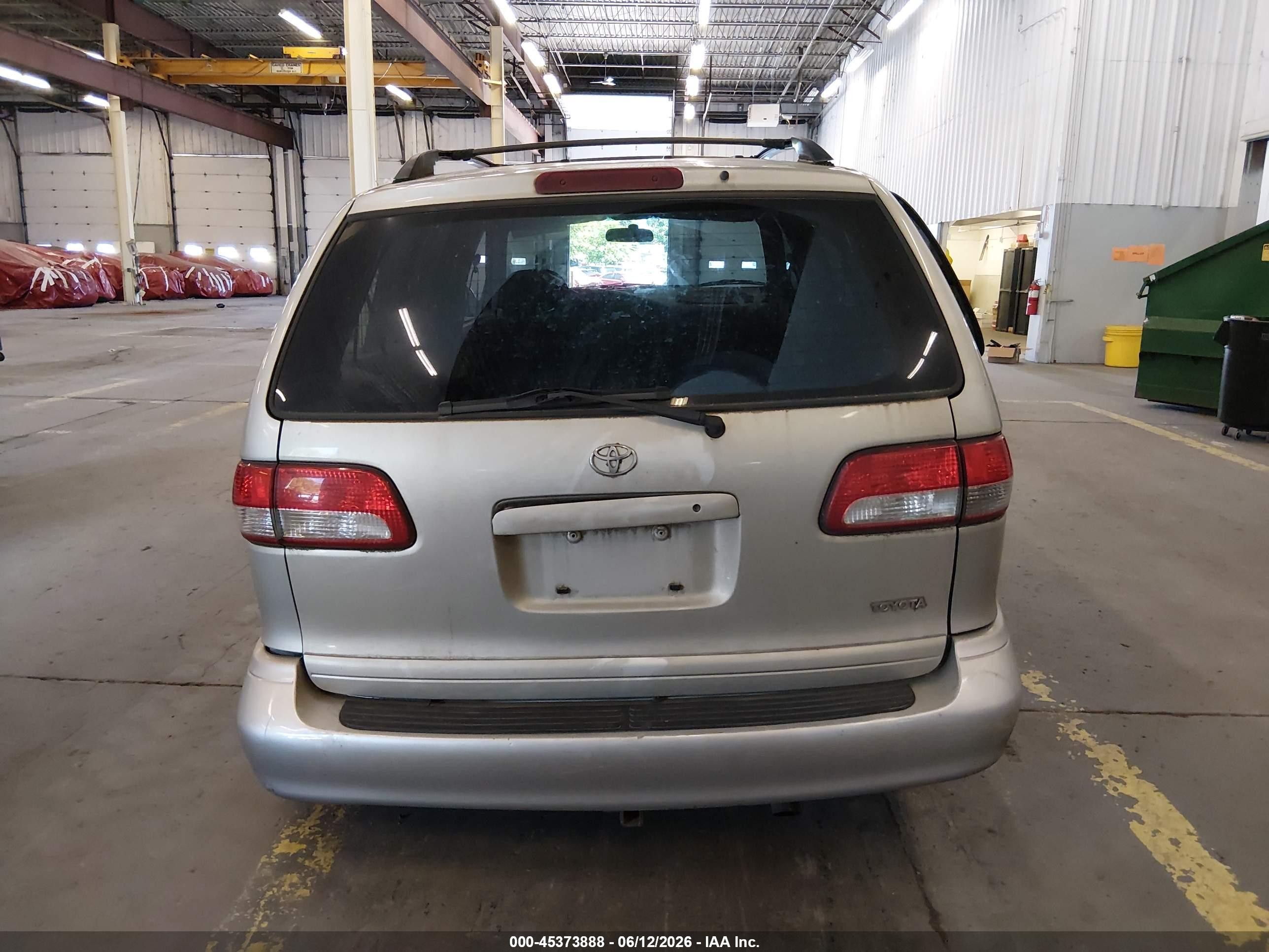 2002 Toyota Sienna Le Gray vin: 4T3ZF13C22U475522