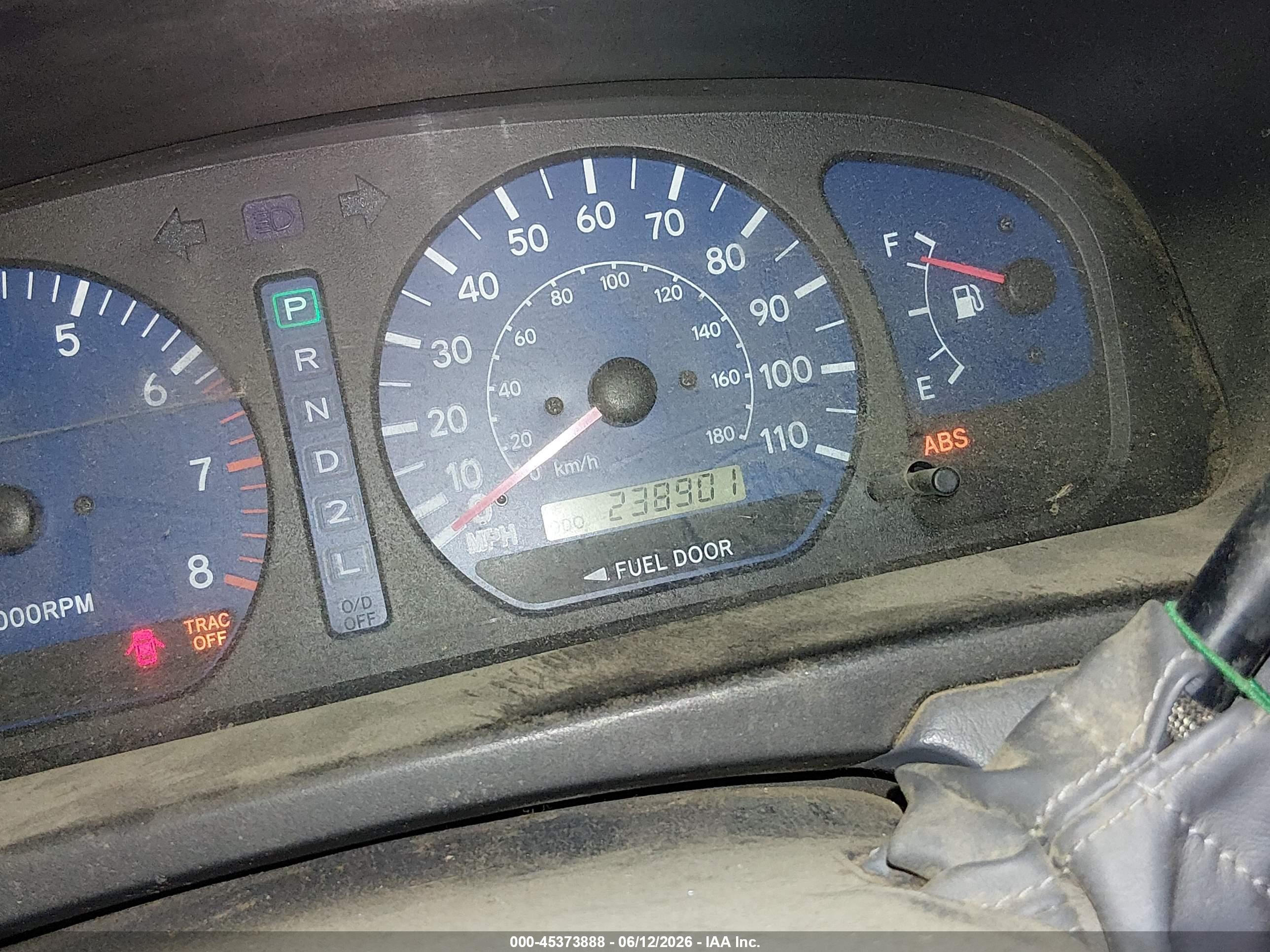 2002 Toyota Sienna Le Gray vin: 4T3ZF13C22U475522