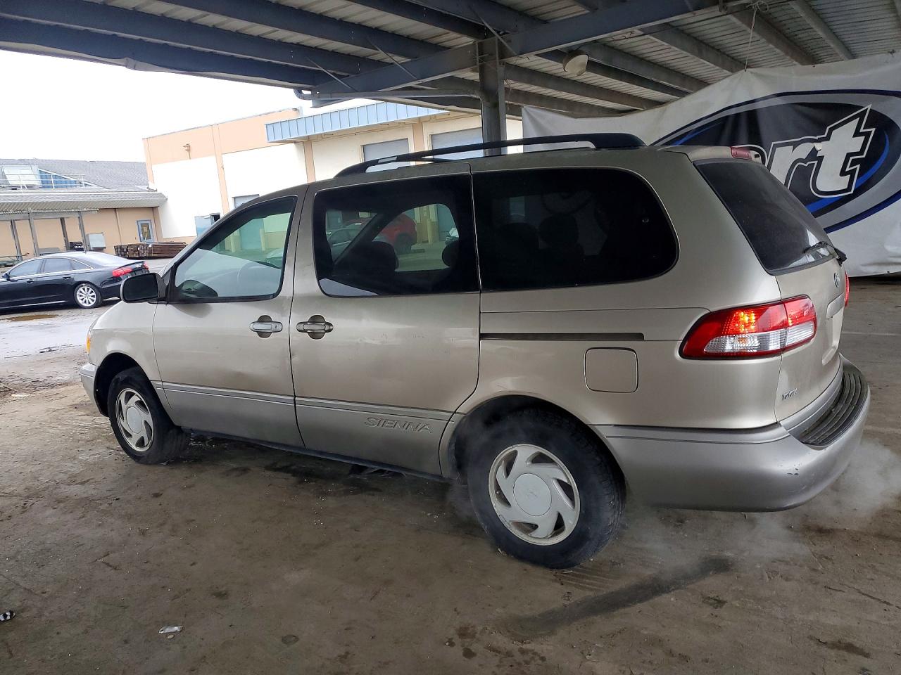 2002 Toyota Sienna Gold vin: 4T3ZF13C22U481739