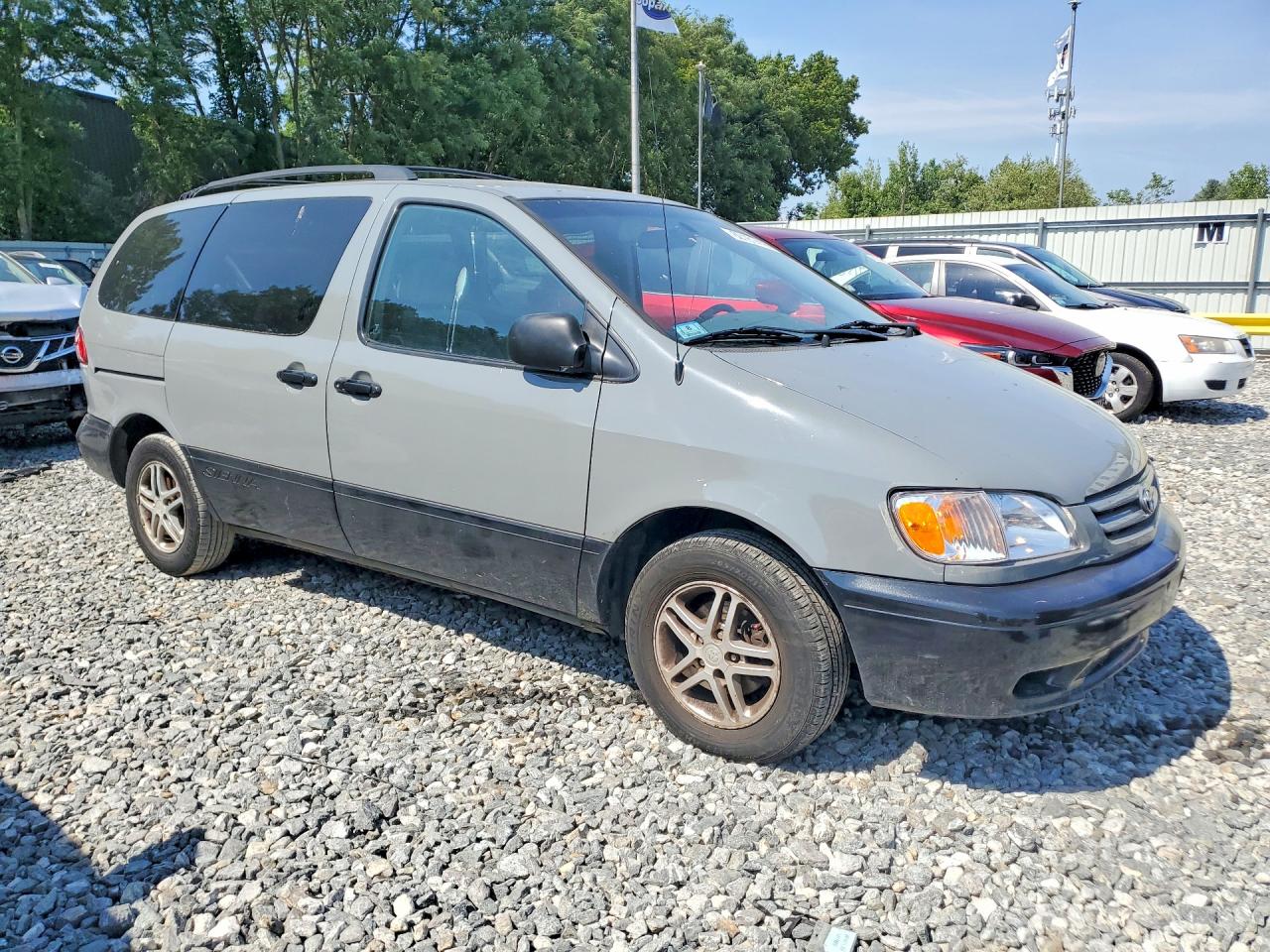2002 Toyota Sienna Le Gray vin: 4T3ZF13C22U497715