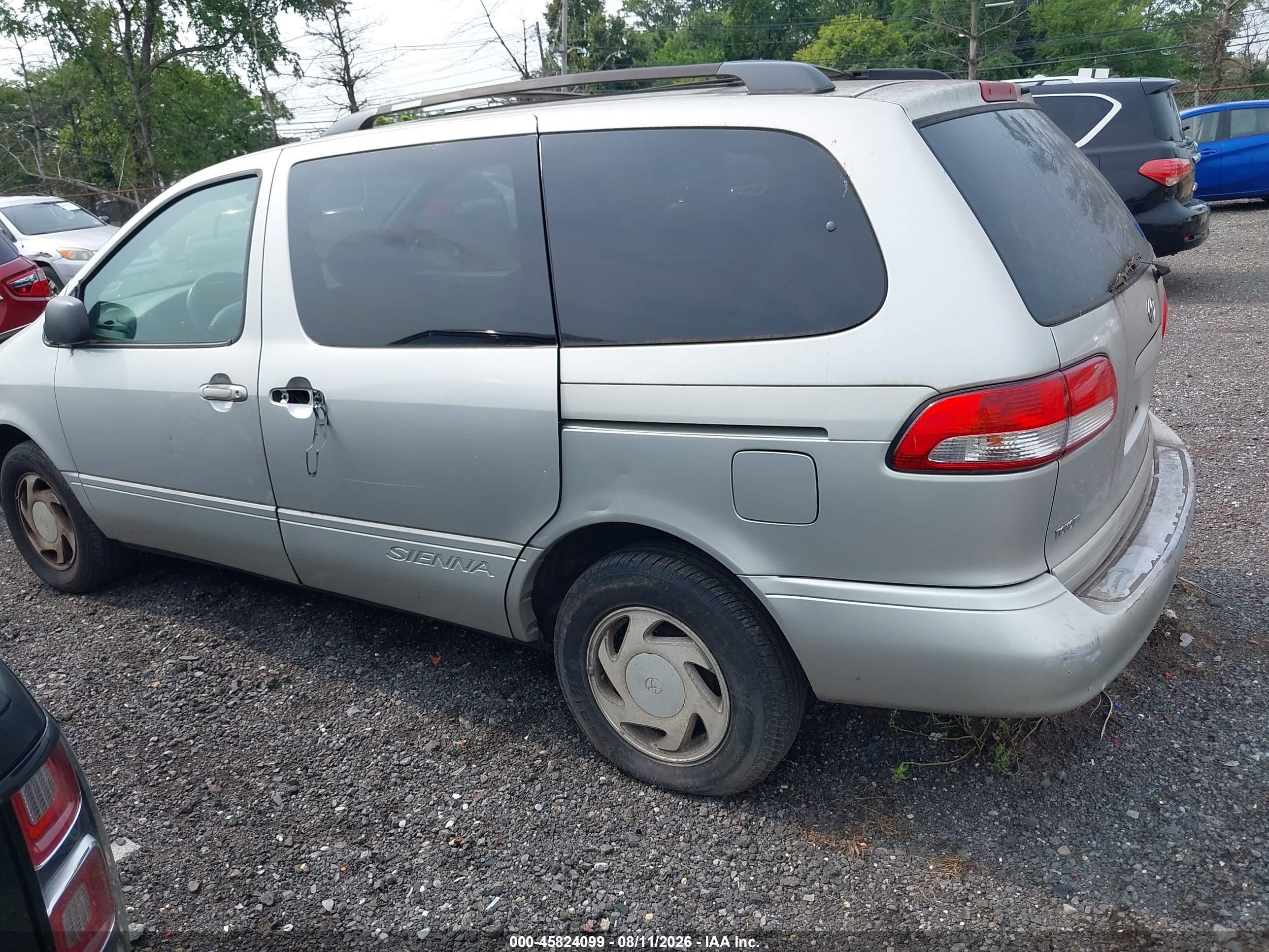 2003 Toyota Sienna Le Silver vin: 4T3ZF13C23U533386