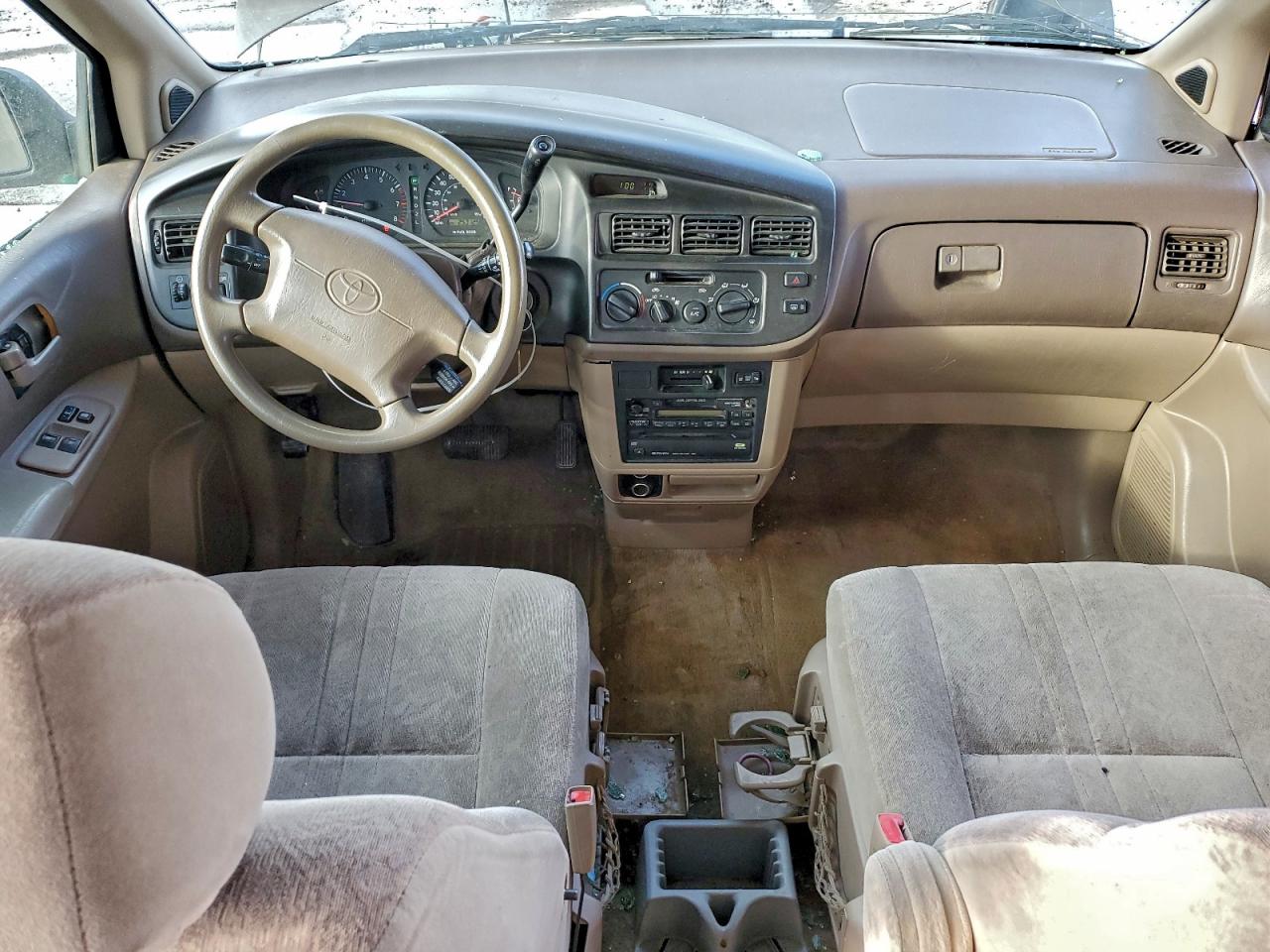 1998 Toyota Sienna Le Tan vin: 4T3ZF13C2WU003195