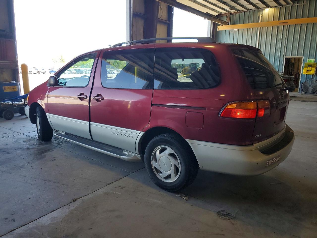 1998 Toyota Sienna Xle Бордовый vin: 4T3ZF13C2WU005254