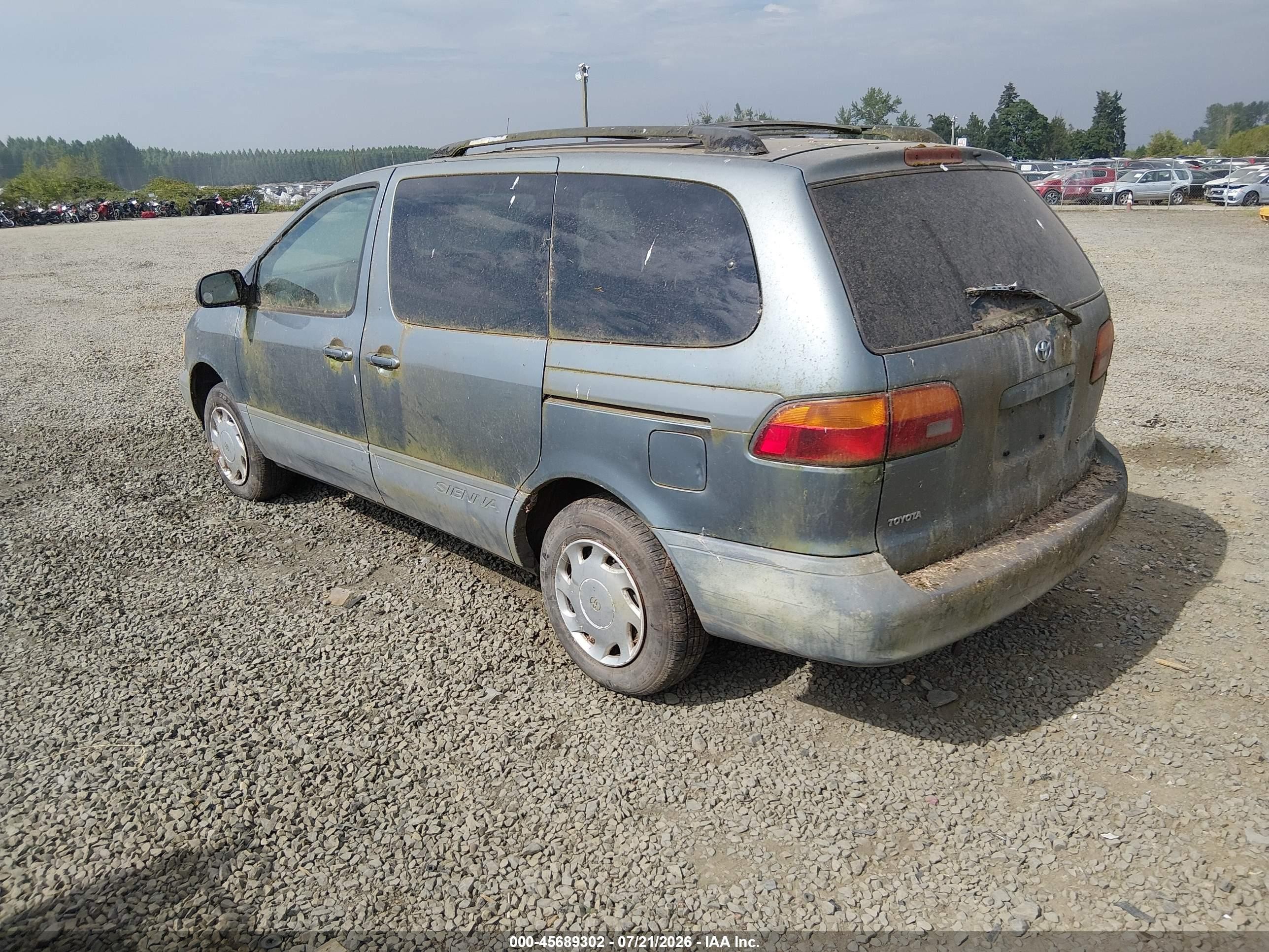 1999 Toyota Sienna Le Blue vin: 4T3ZF13C2XU118235