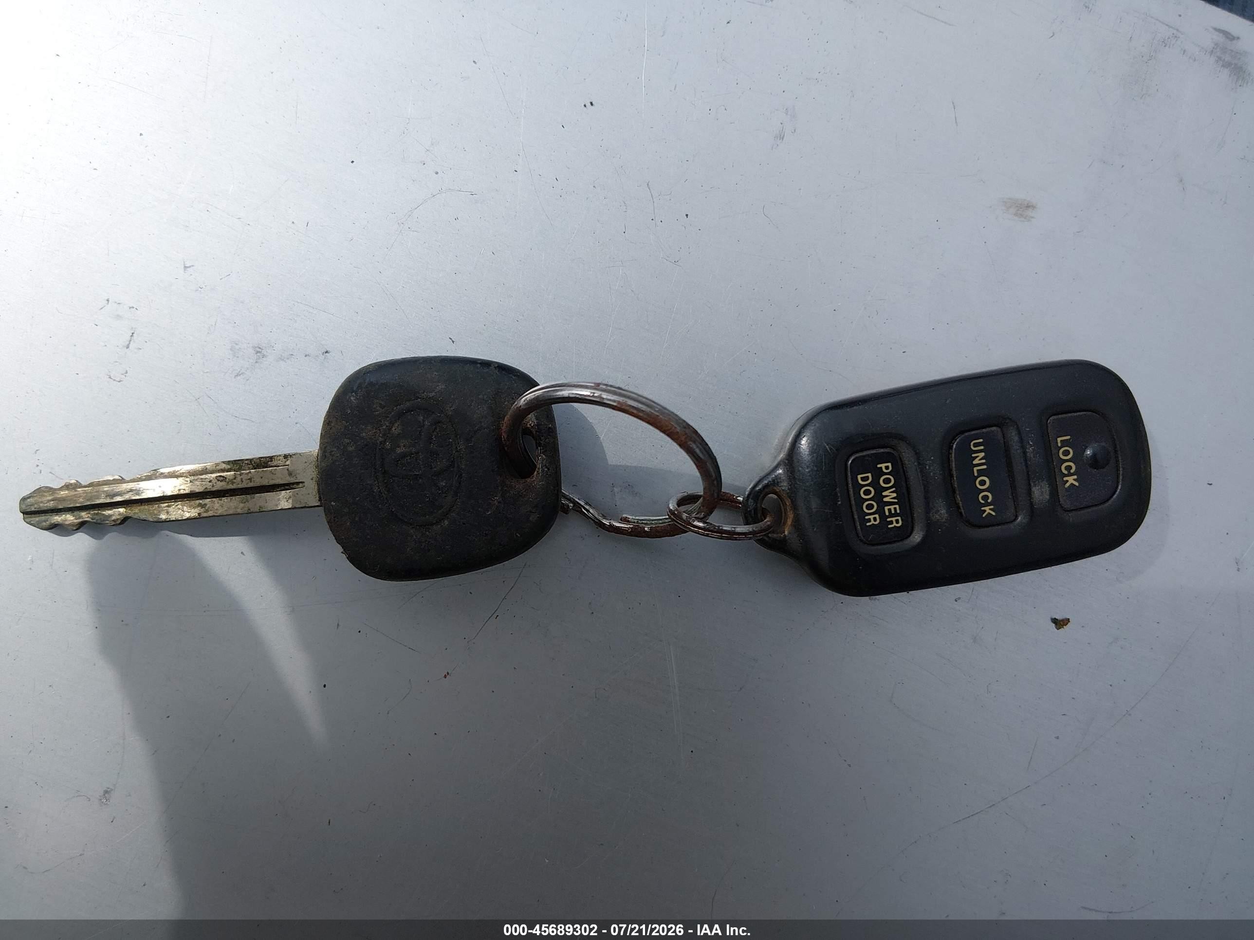 1999 Toyota Sienna Le Blue vin: 4T3ZF13C2XU118235