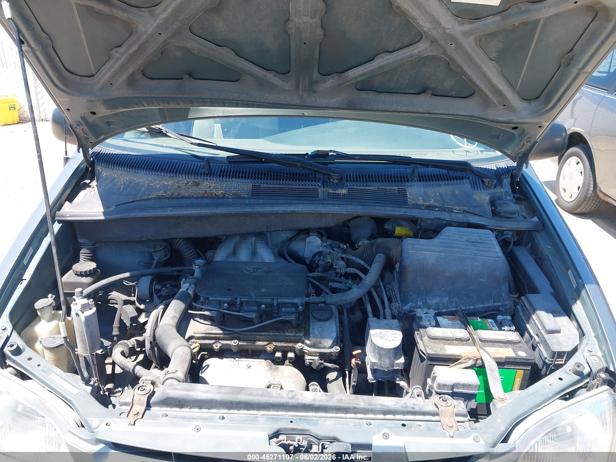 1999 Toyota Sienna Le Зеленый vin: 4T3ZF13C2XU120390