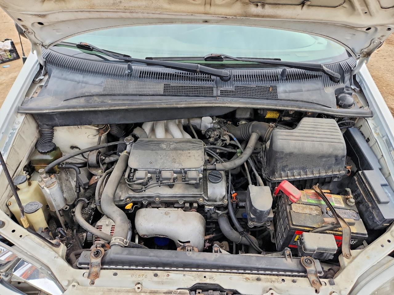 2000 Toyota Sienna Le White vin: 4T3ZF13C2YU246556