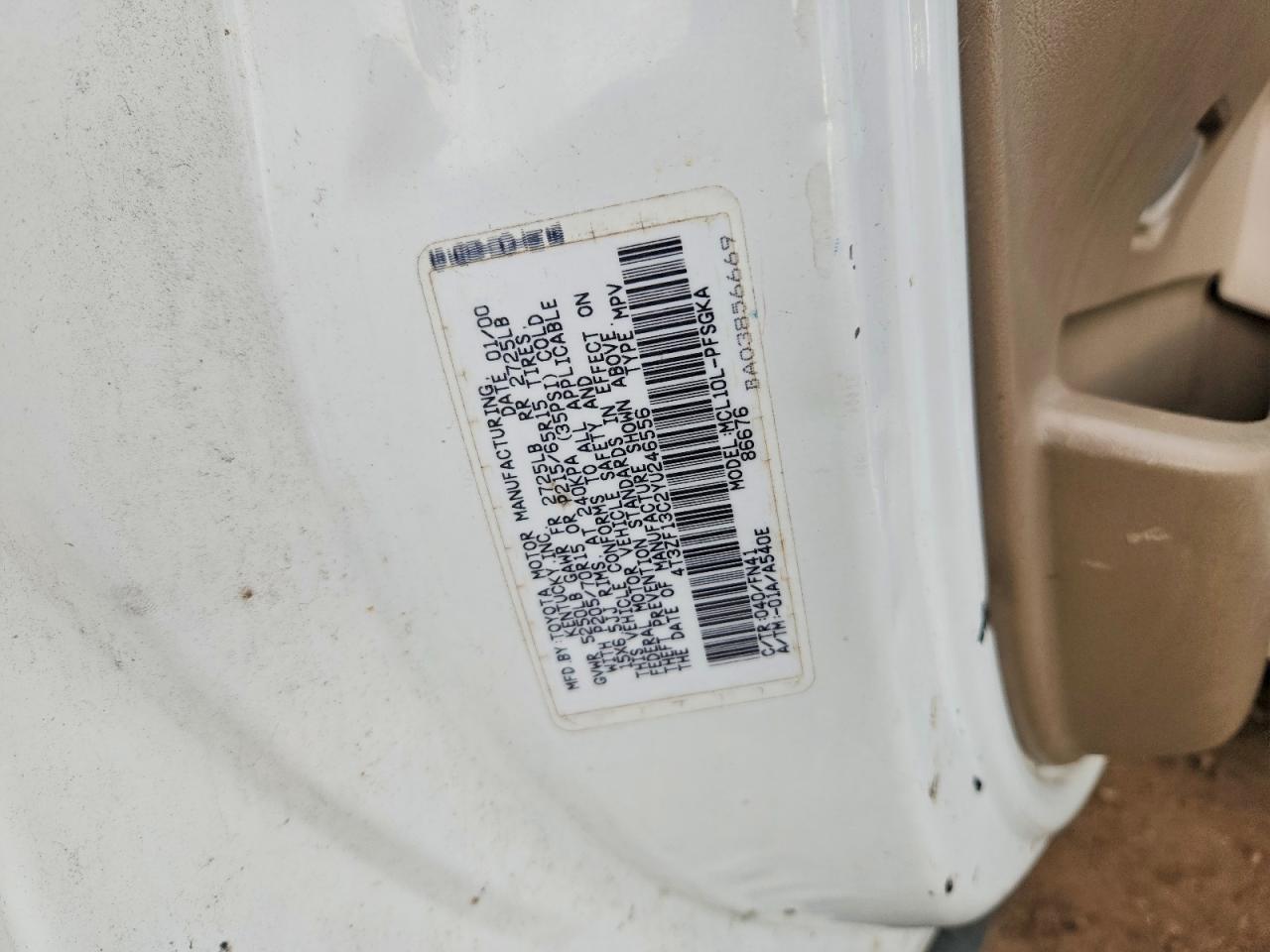 2000 Toyota Sienna Le White vin: 4T3ZF13C2YU246556