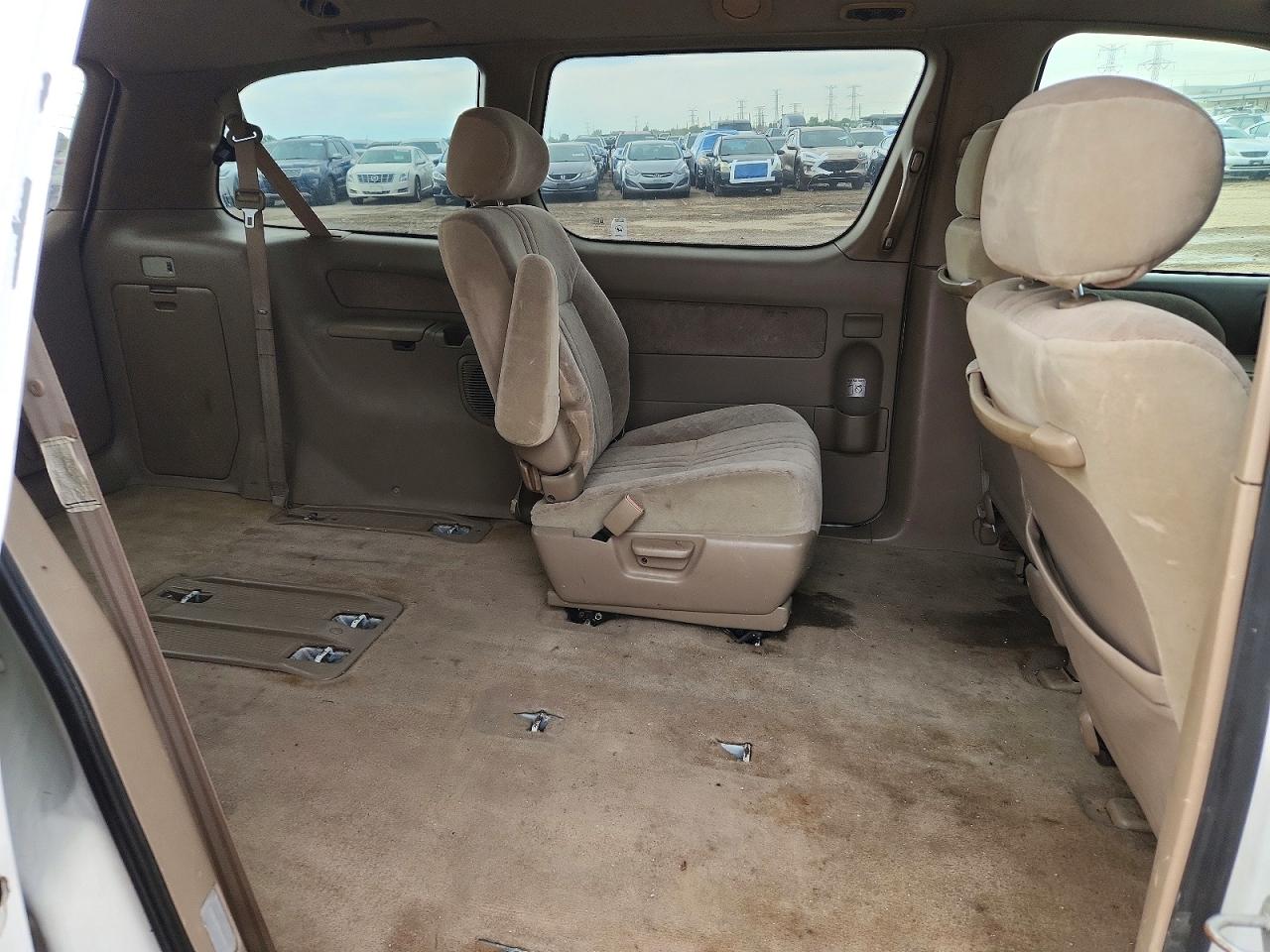 2000 Toyota Sienna Le White vin: 4T3ZF13C2YU246556