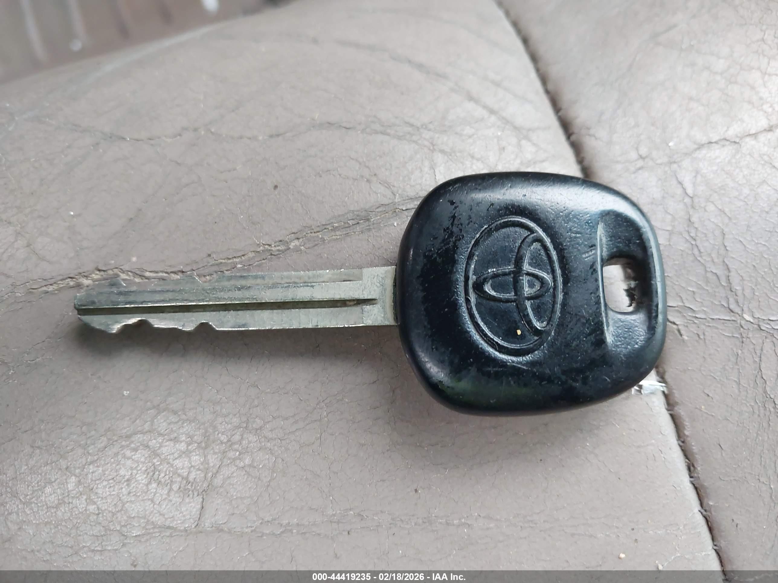 2000 Toyota Sienna Xle Champagne vin: 4T3ZF13C2YU266466