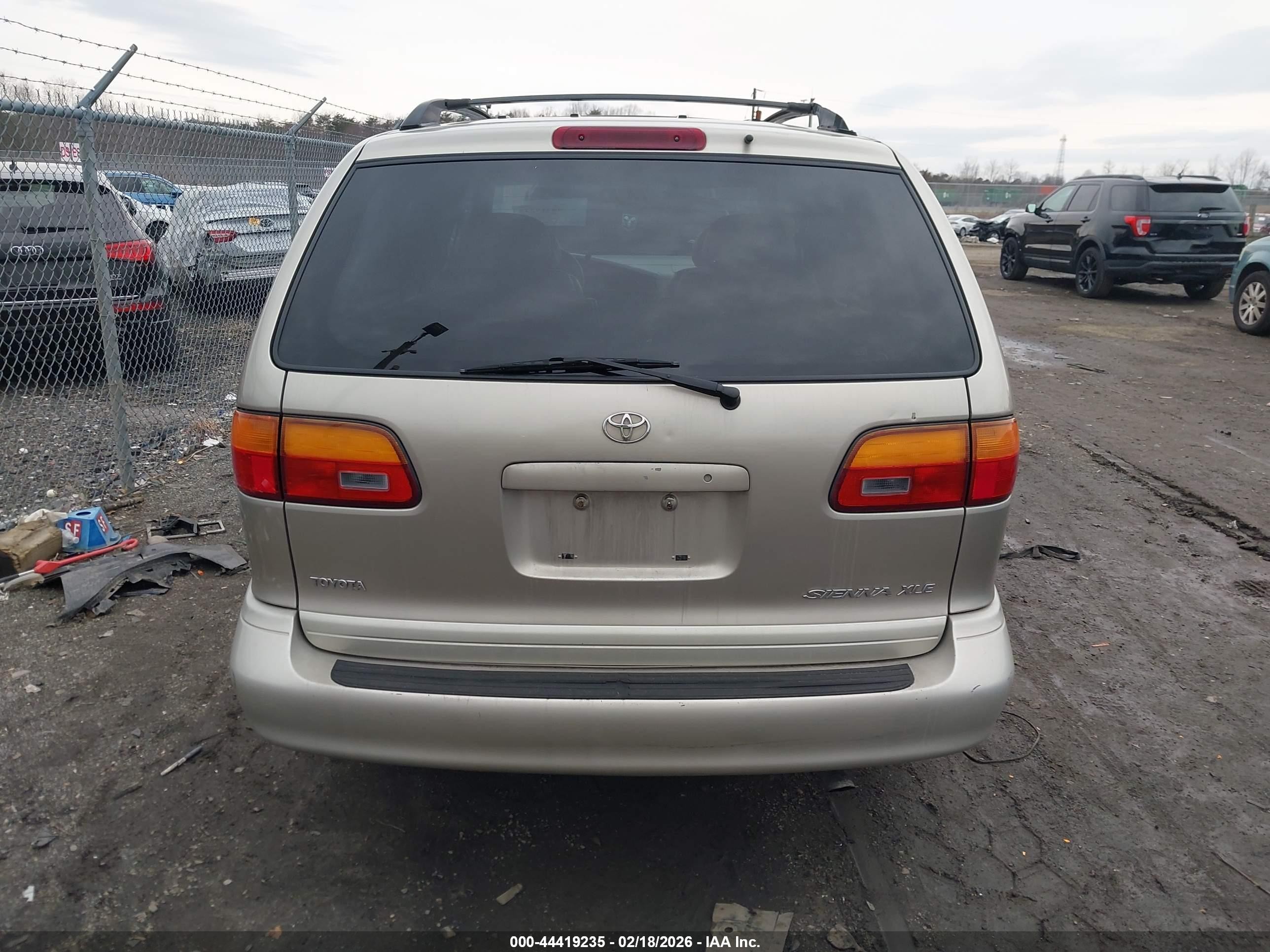 2000 Toyota Sienna Xle Champagne vin: 4T3ZF13C2YU266466