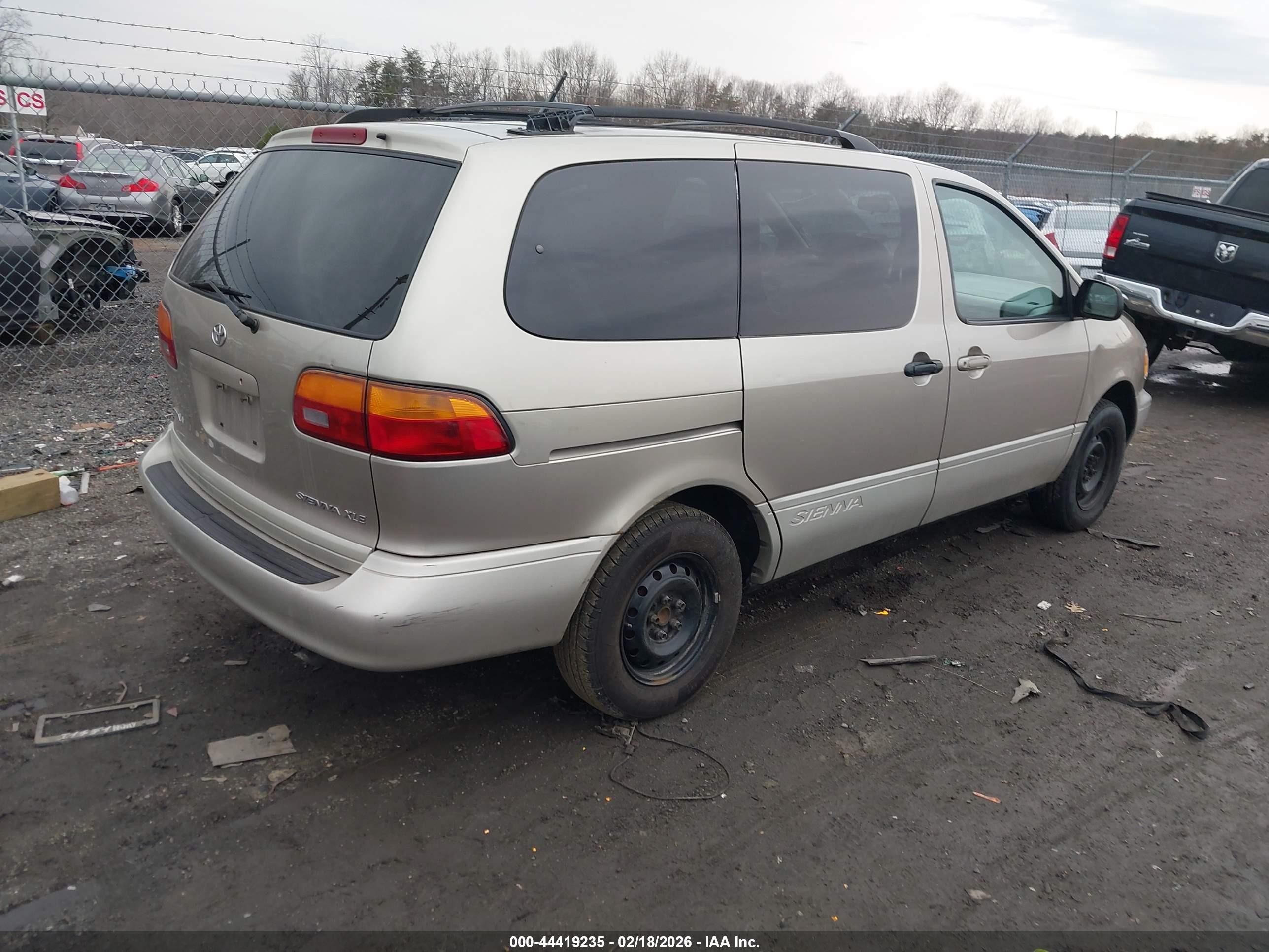 2000 Toyota Sienna Xle Champagne vin: 4T3ZF13C2YU266466