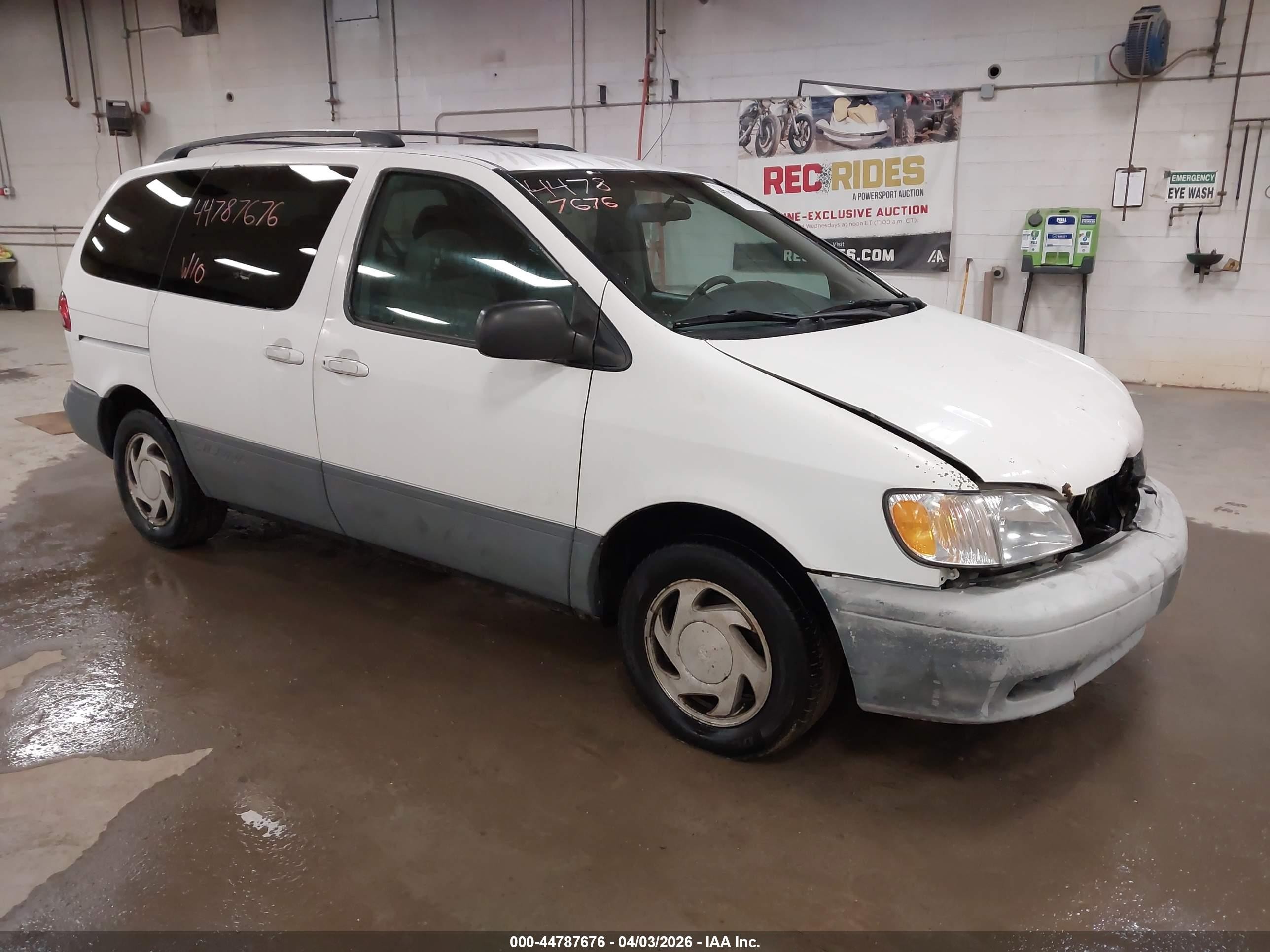 2001 Toyota Sienna Le White vin: 4T3ZF13C31U367800