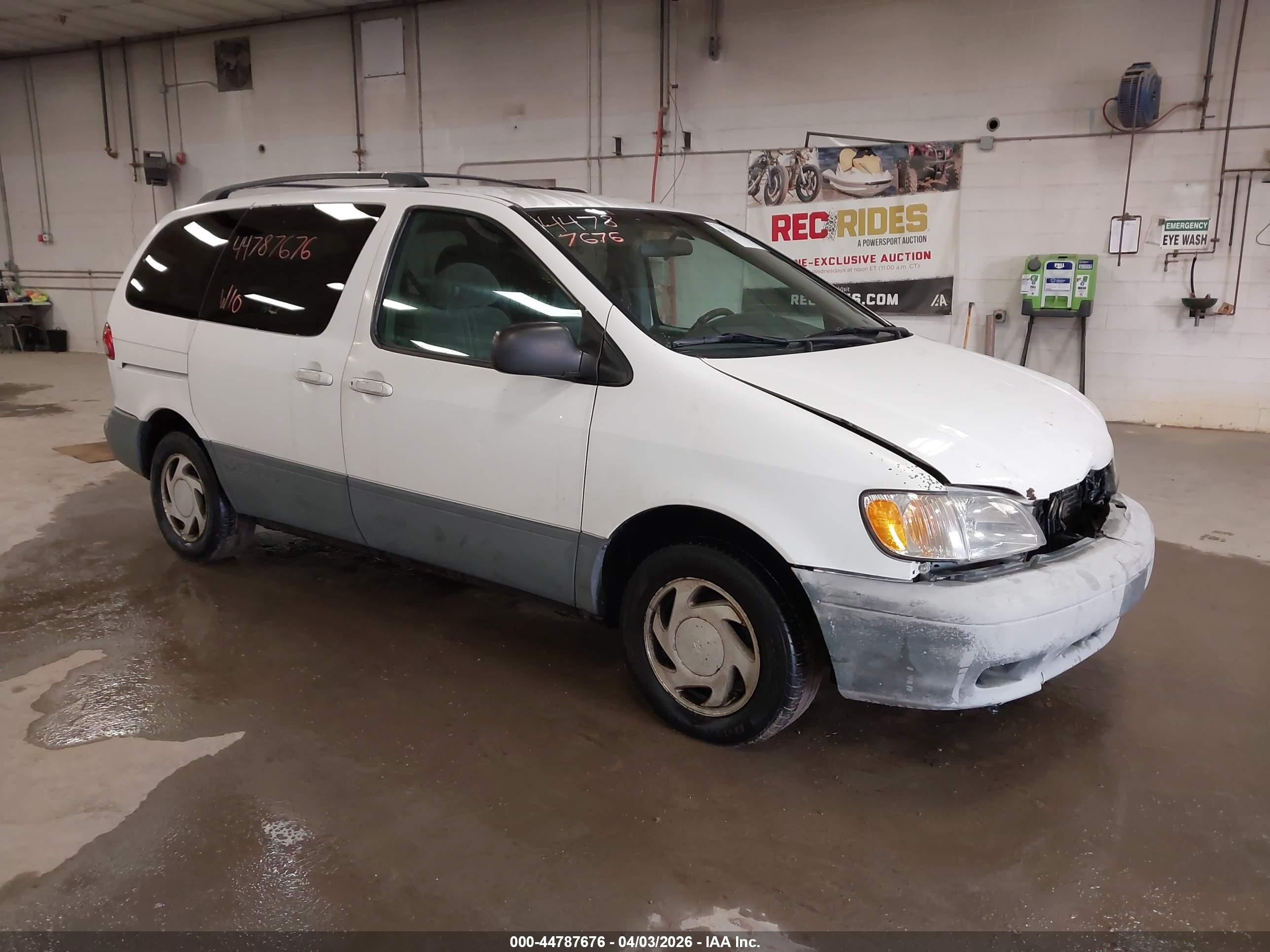 2001 Toyota Sienna Le White vin: 4T3ZF13C31U367800