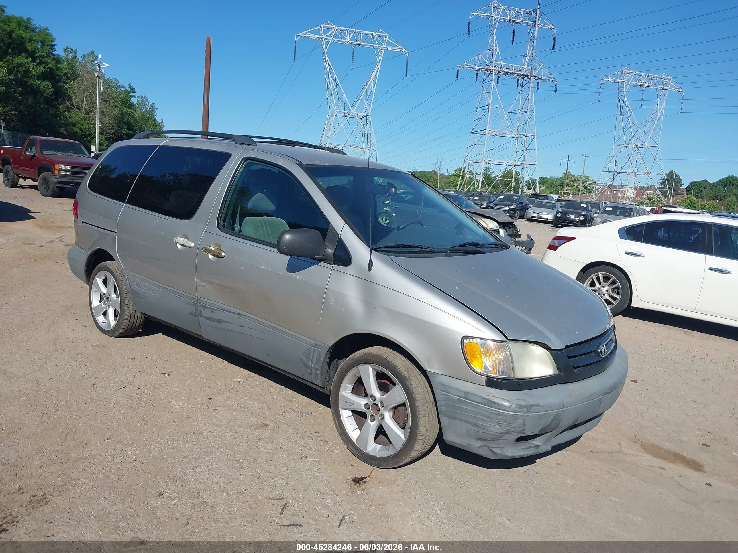 2002 Toyota Sienna Le Серебряный vin: 4T3ZF13C32U426636