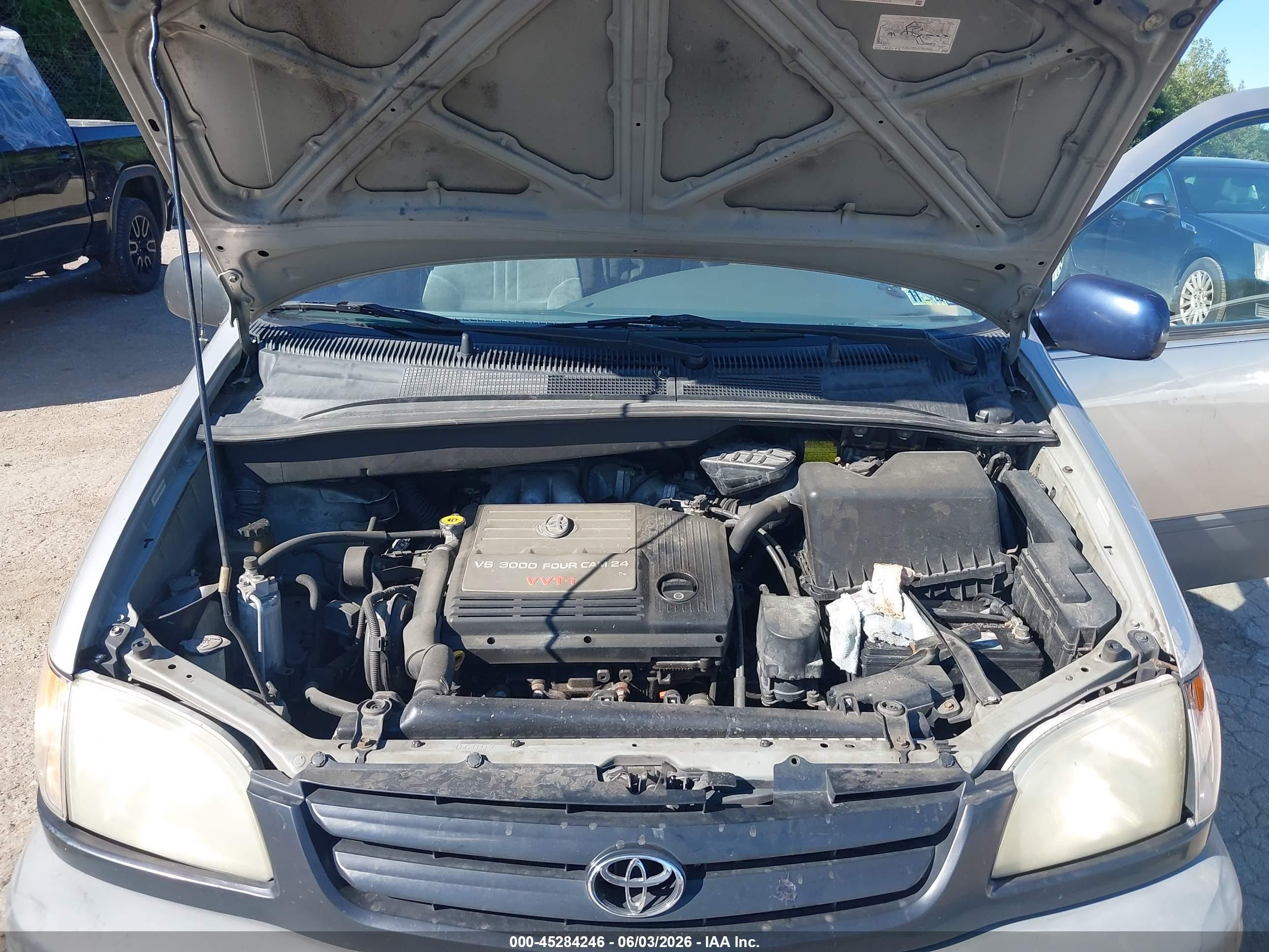2002 Toyota Sienna Le Серебряный vin: 4T3ZF13C32U426636