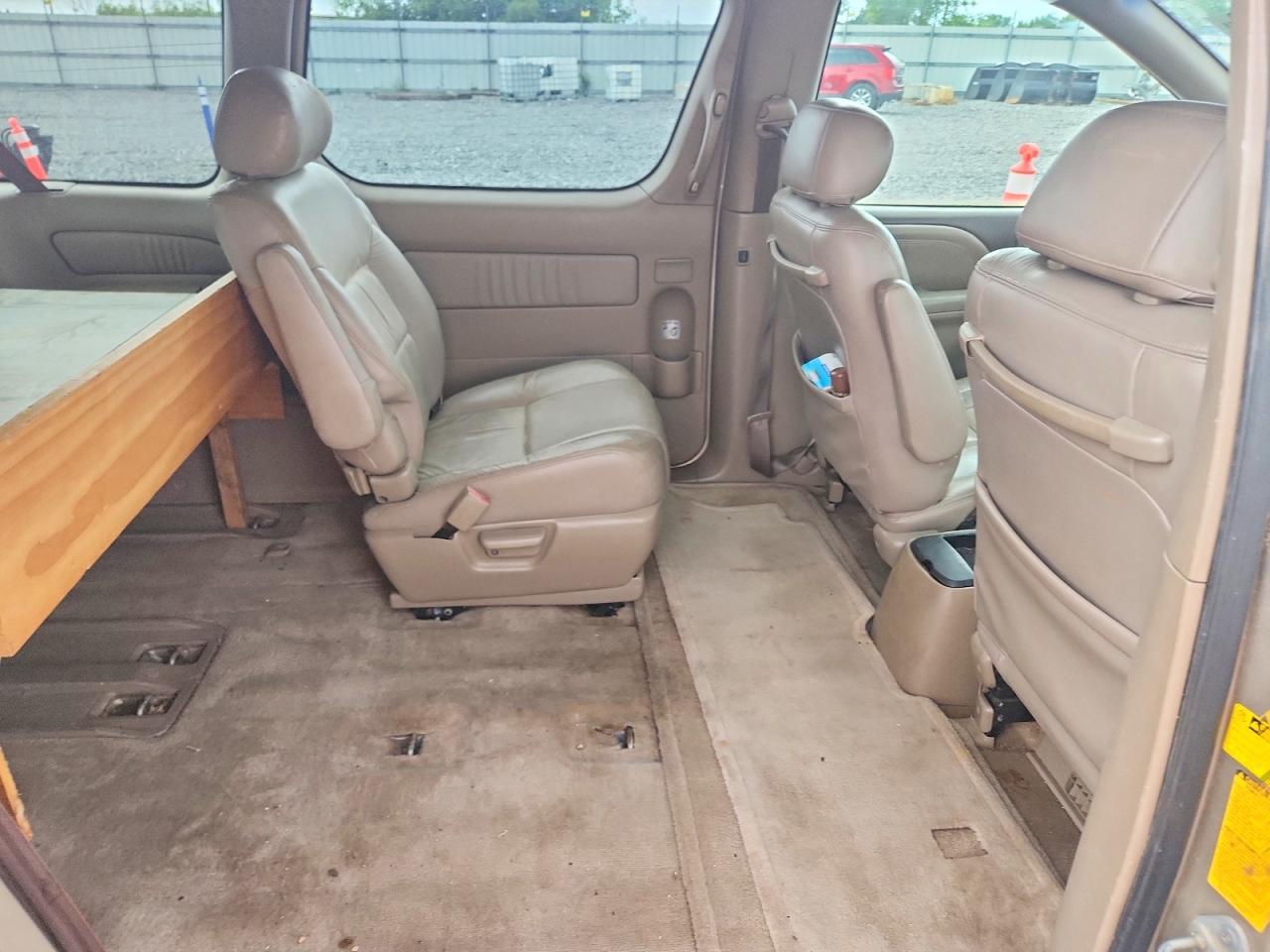 2002 Toyota Sienna Xle Gold vin: 4T3ZF13C32U429875