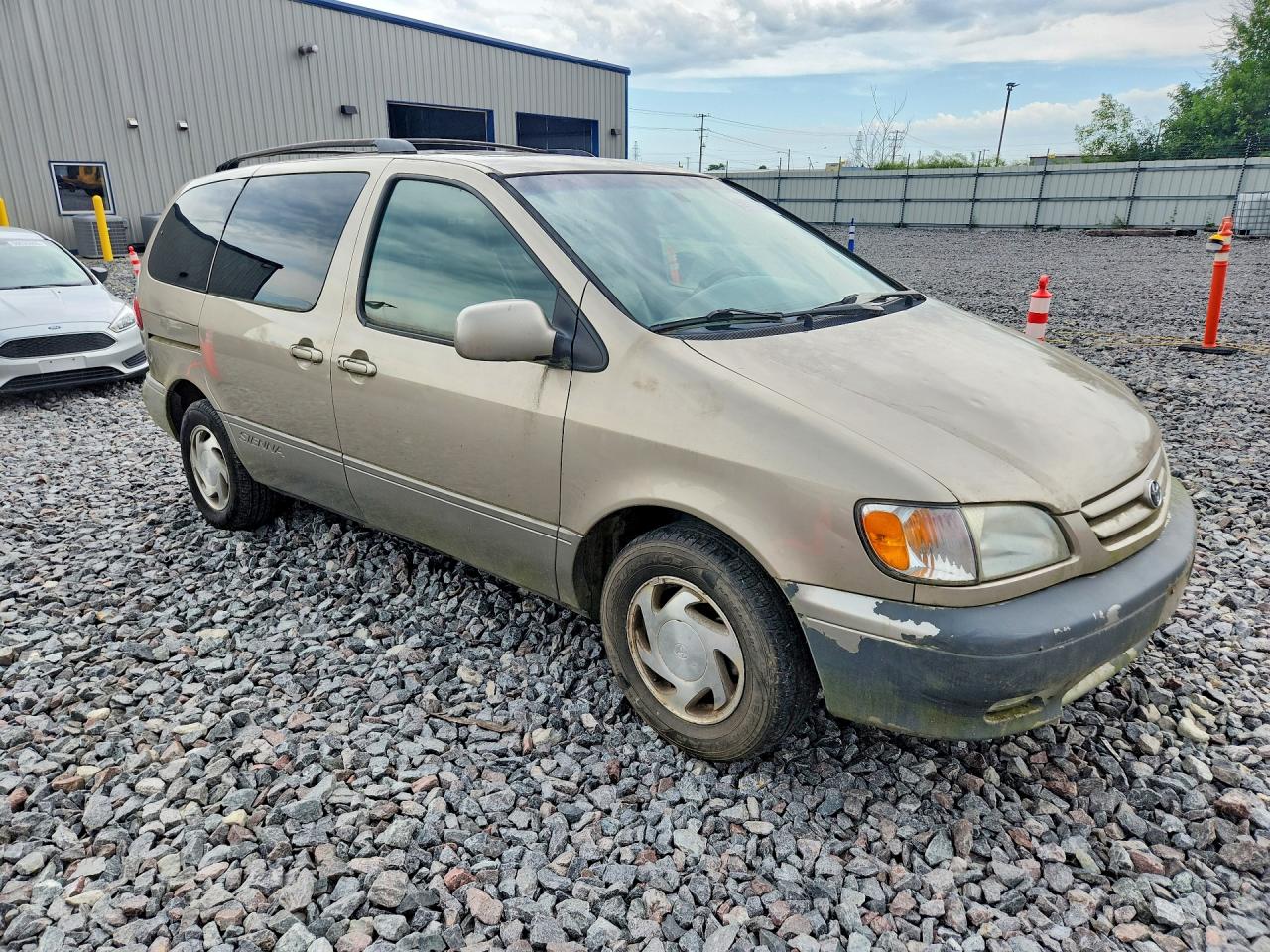 2002 Toyota Sienna Xle Gold vin: 4T3ZF13C32U429875