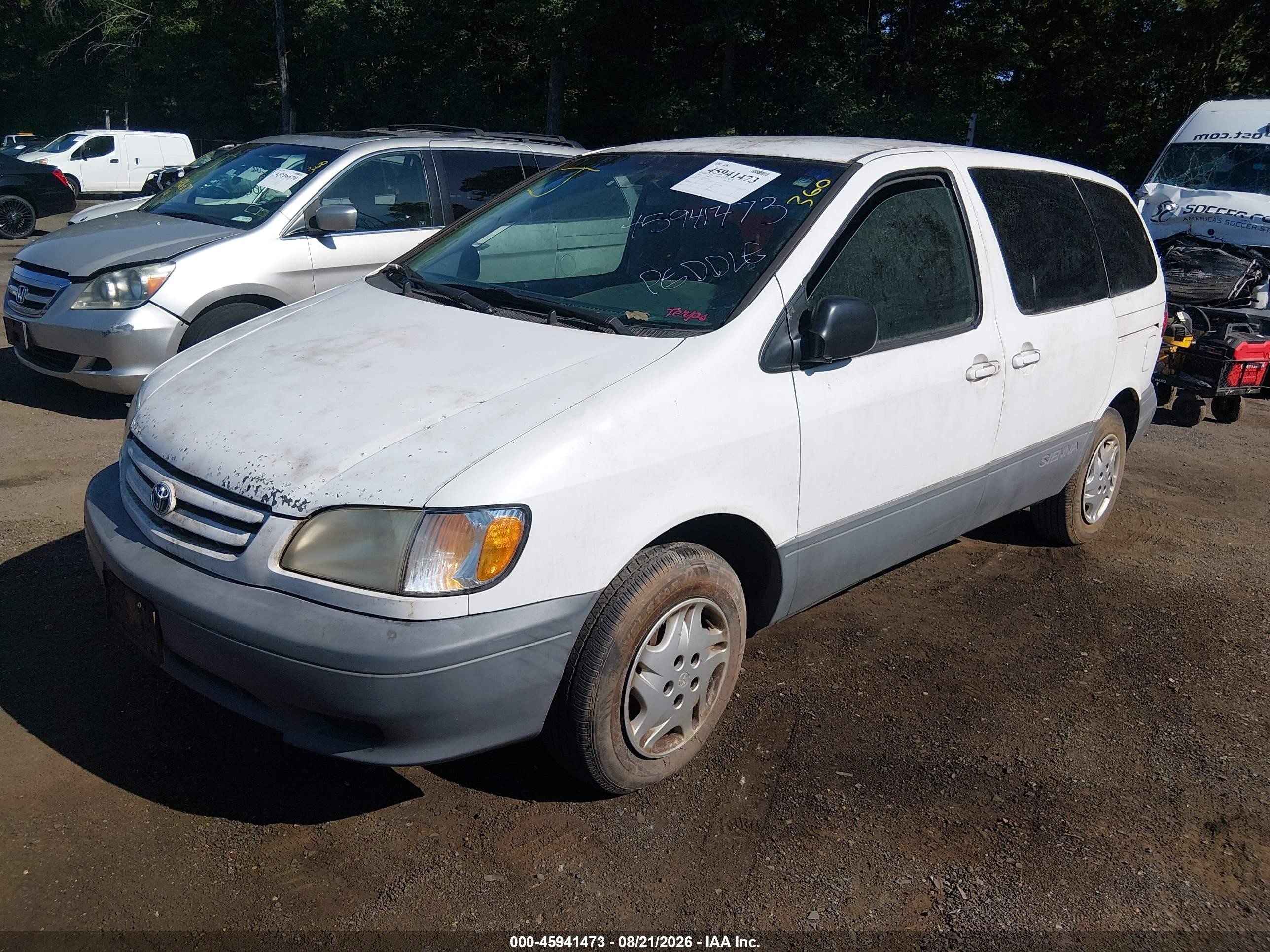 2002 Toyota Sienna Le White vin: 4T3ZF13C32U467106
