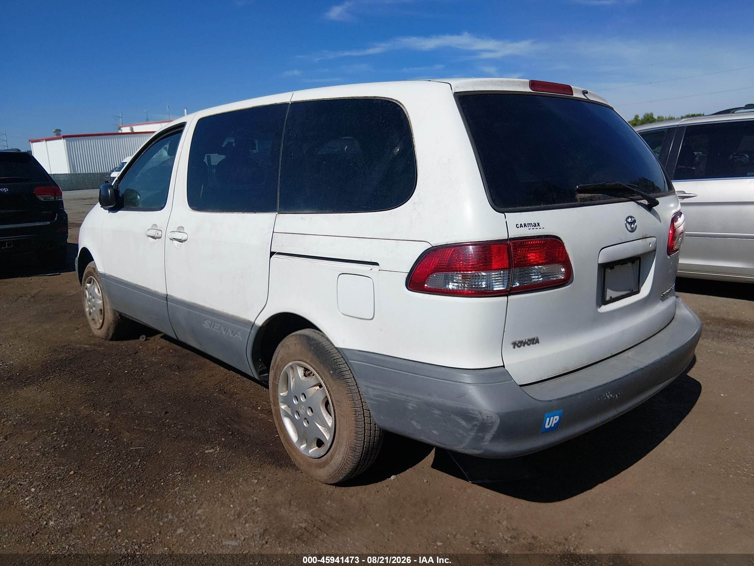 2002 Toyota Sienna Le White vin: 4T3ZF13C32U467106