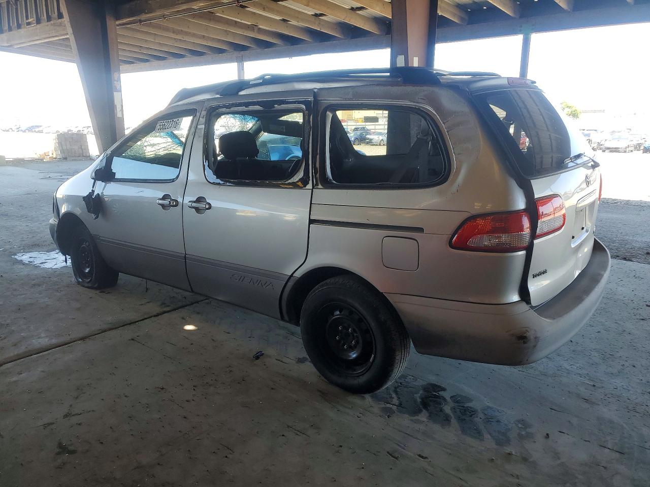 2002 Toyota Sienna Le Желто-коричневый vin: 4T3ZF13C32U496007