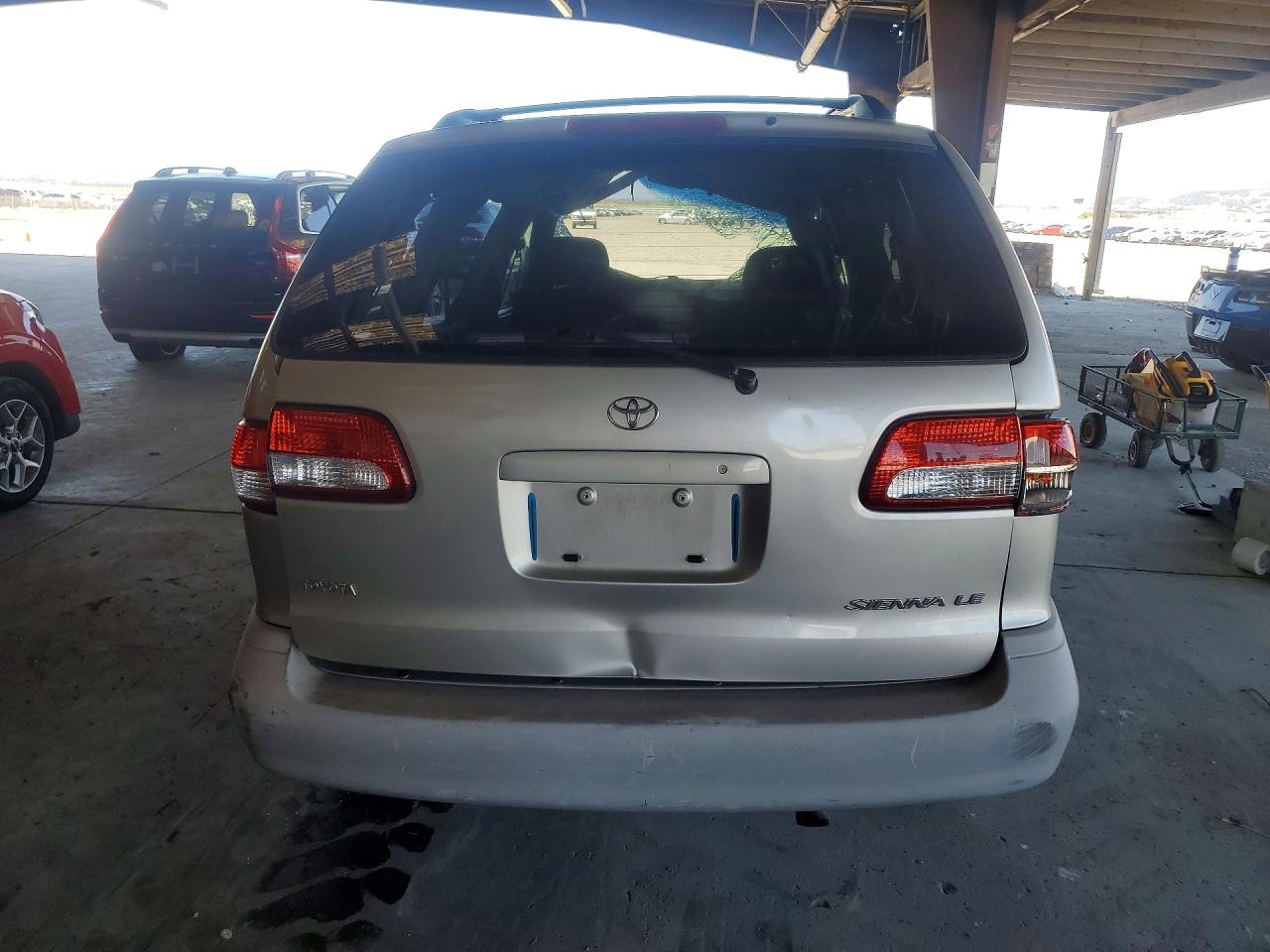 2002 Toyota Sienna Le Желто-коричневый vin: 4T3ZF13C32U496007