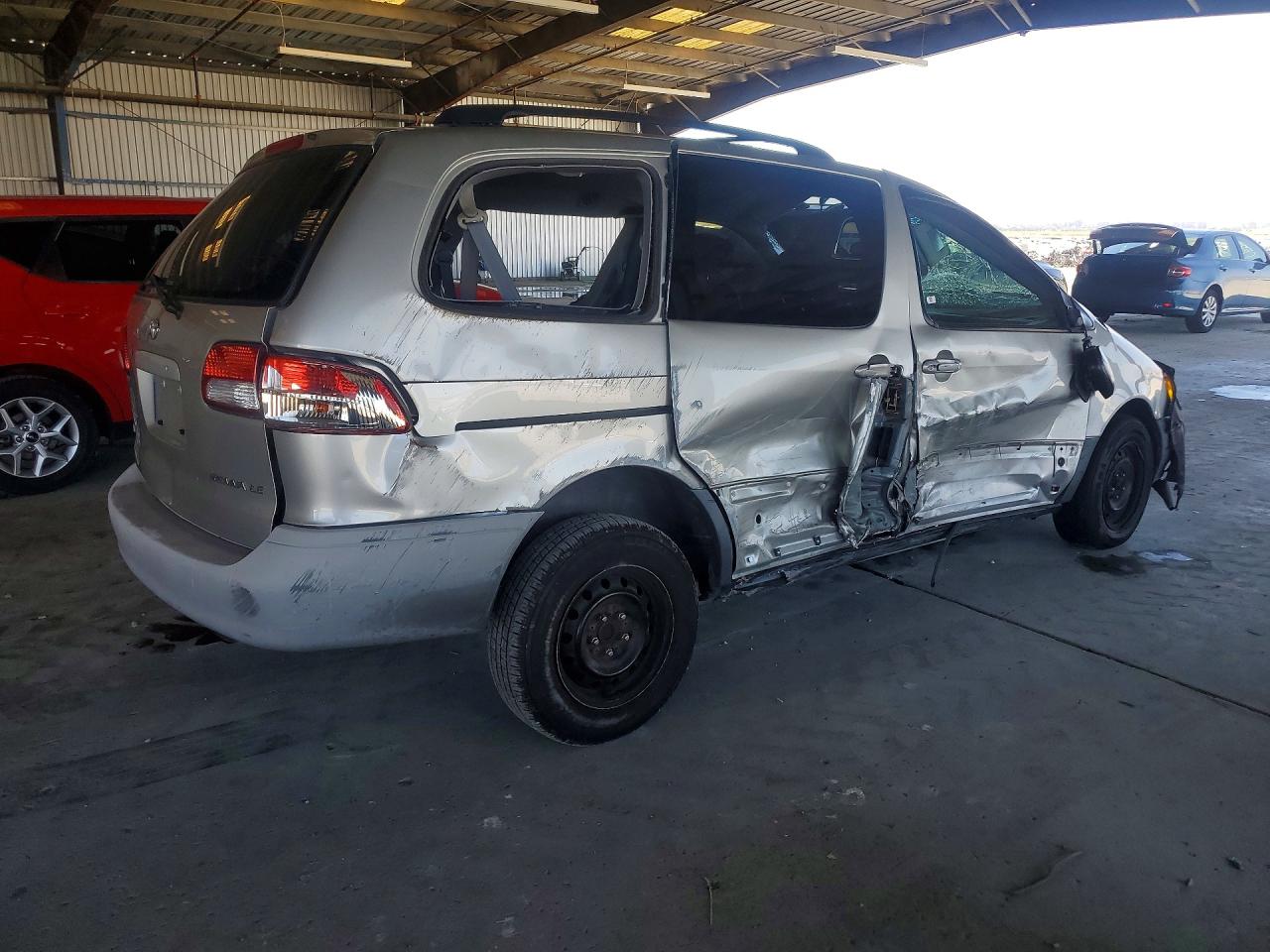 2002 Toyota Sienna Le Желто-коричневый vin: 4T3ZF13C32U496007