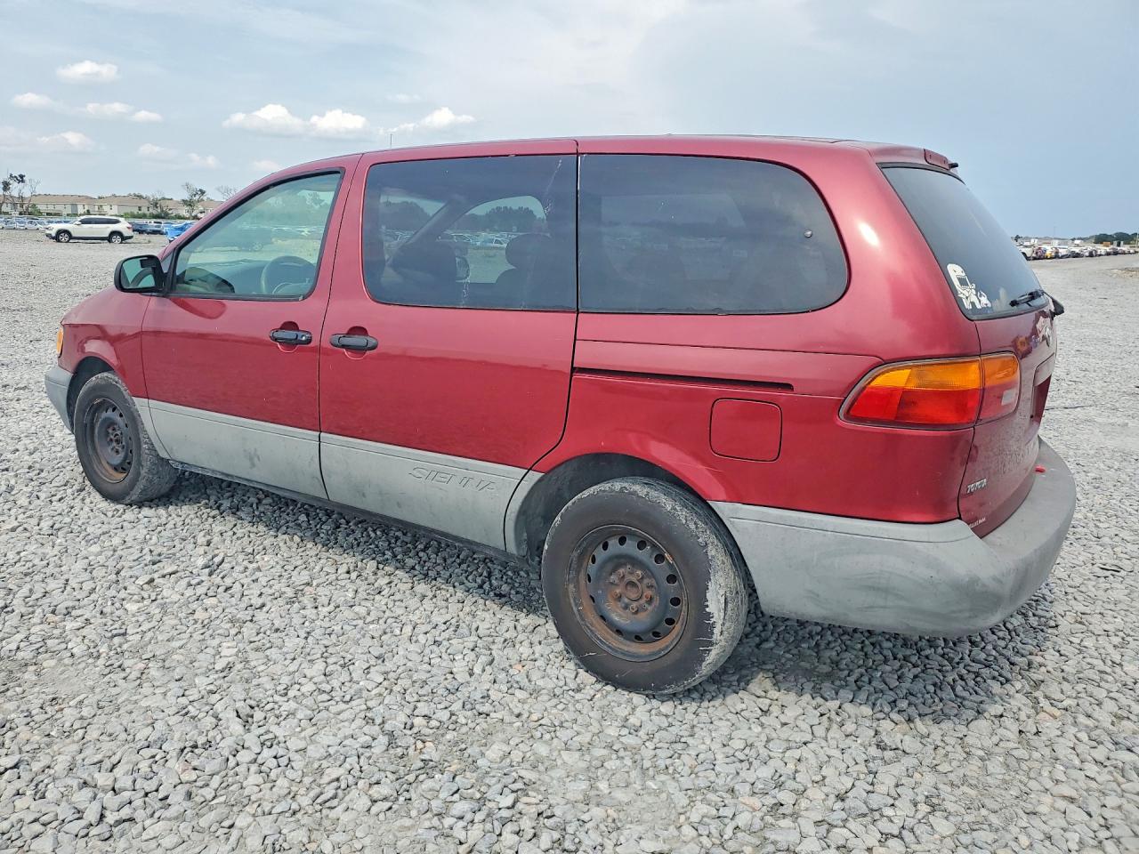 1998 Toyota Sienna Le Red vin: 4T3ZF13C3WU051627