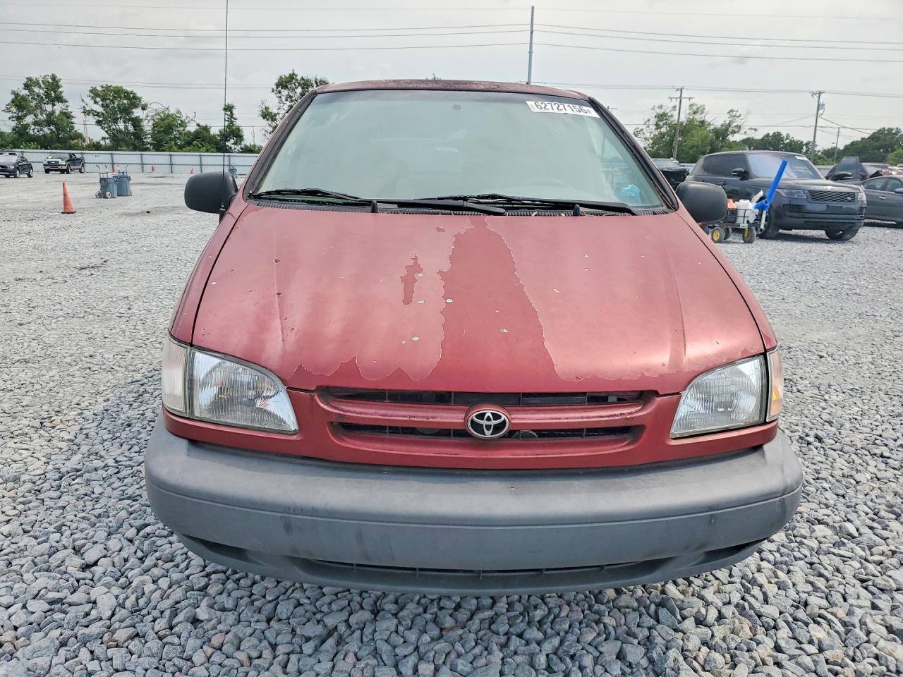 1998 Toyota Sienna Le Red vin: 4T3ZF13C3WU051627