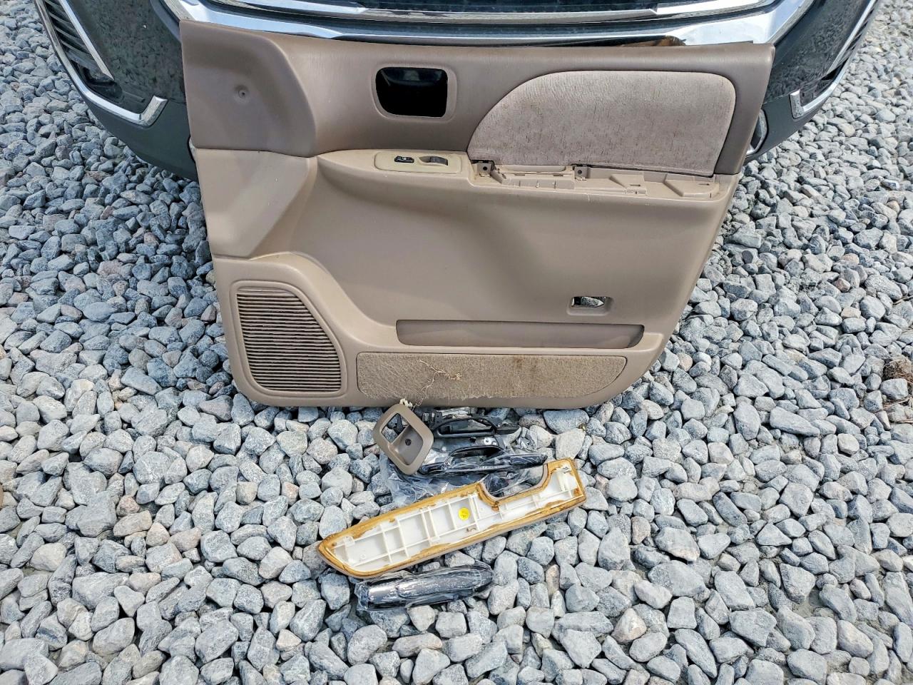 1998 Toyota Sienna Le Red vin: 4T3ZF13C3WU051627