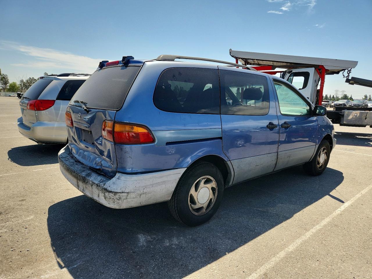 1998 Toyota Sienna Le Blue vin: 4T3ZF13C3WU067522