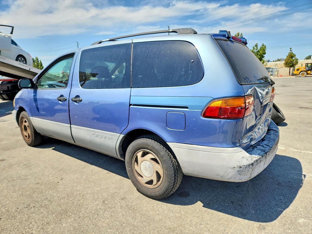 1998 Toyota Sienna Le Blue vin: 4T3ZF13C3WU067522